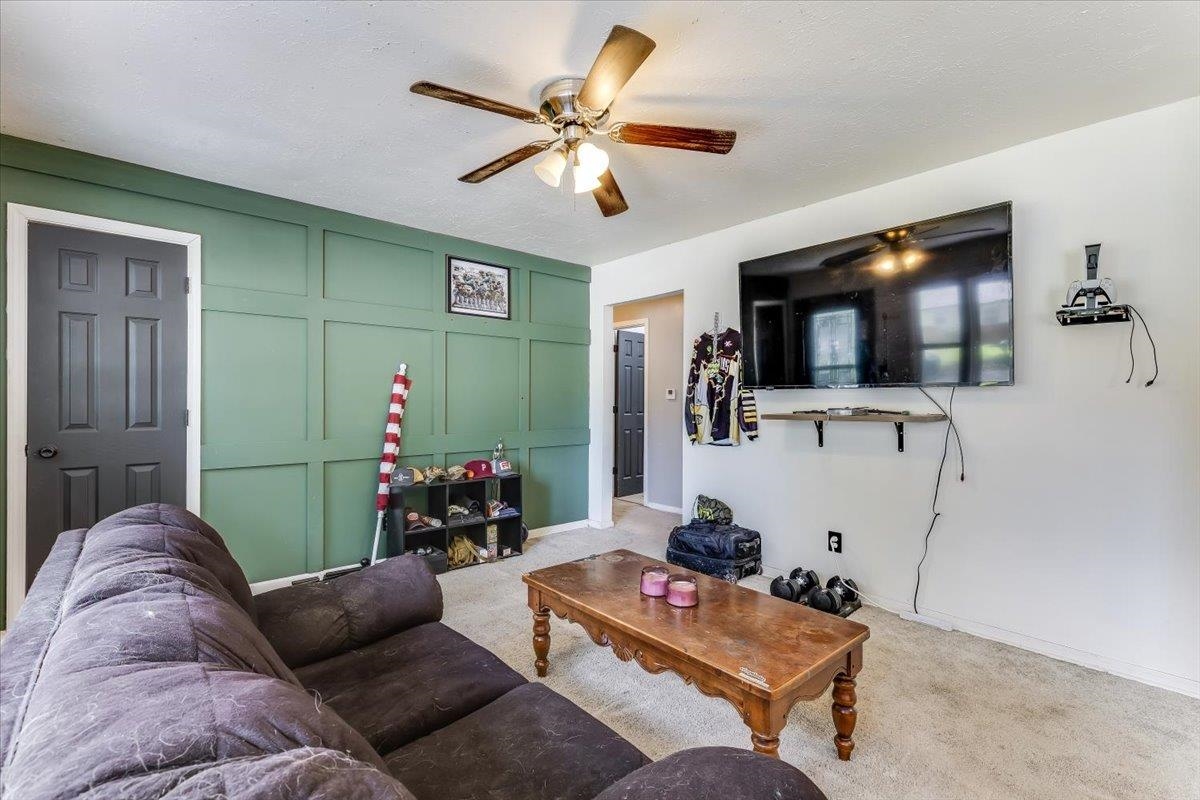 6413 N Longmont Property Photo 8