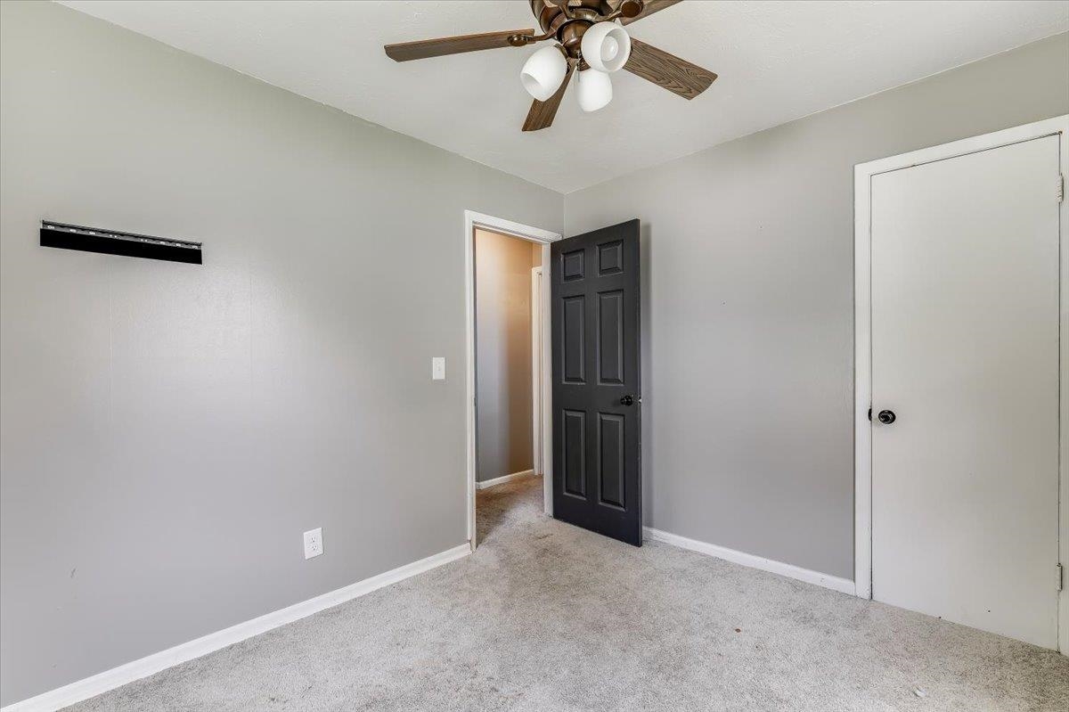 6413 N Longmont Property Photo 28
