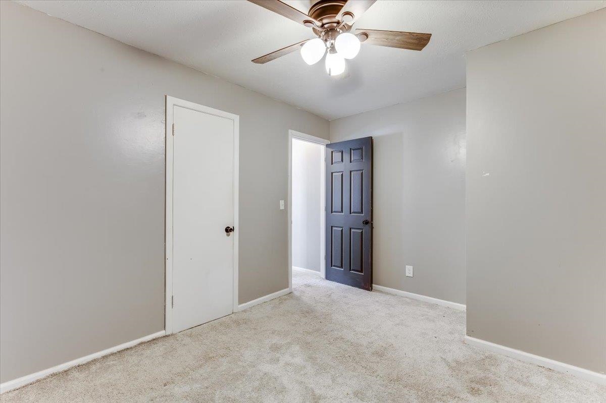 6413 N Longmont Property Photo 30