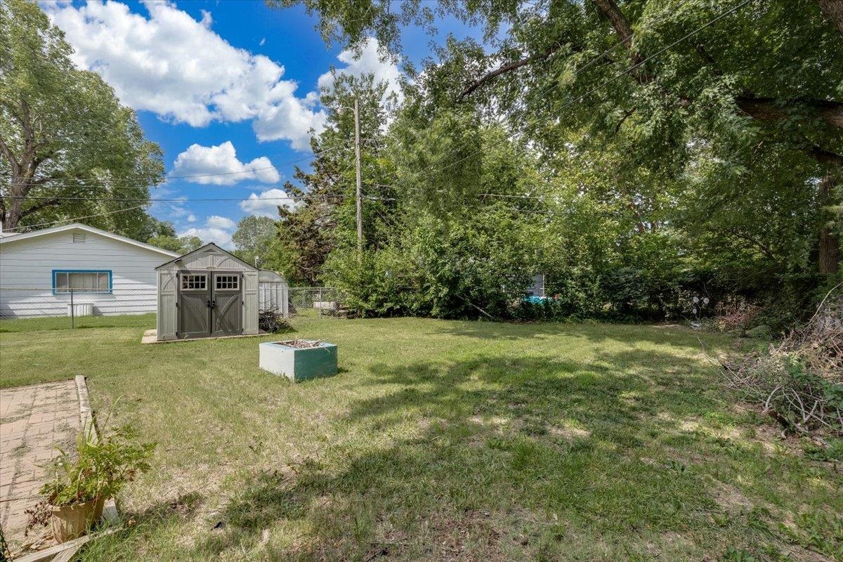 6413 N Longmont Property Photo 32
