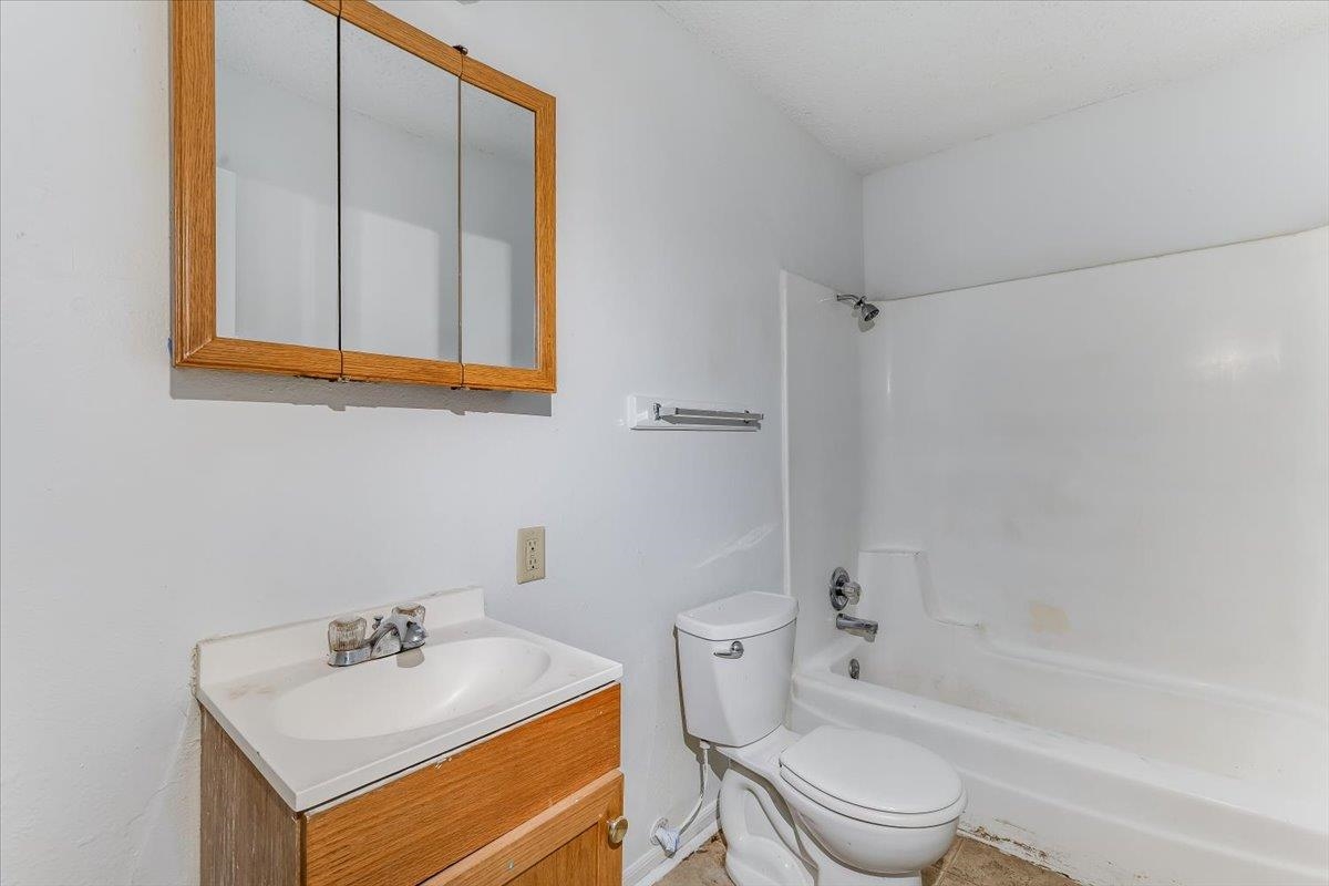7028 W Frazier Property Photo 9