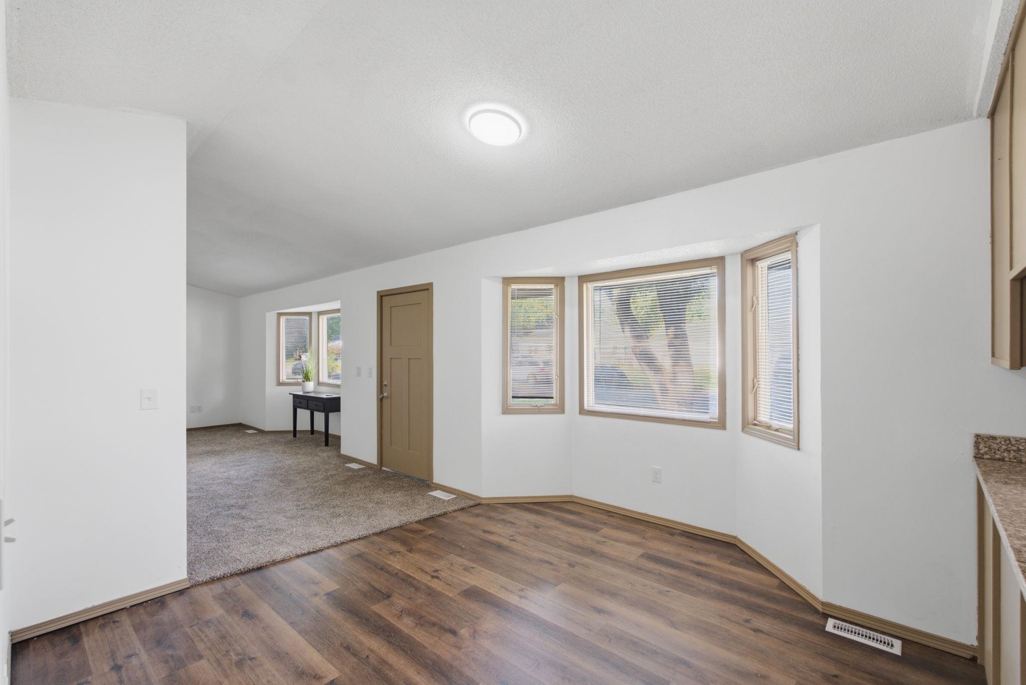 2010 S Glenn Property Photo 11