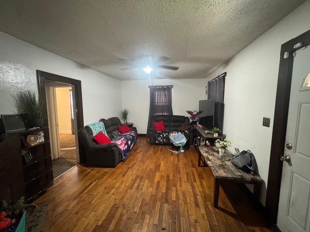 615 S Broadview Ave Property Photo 3