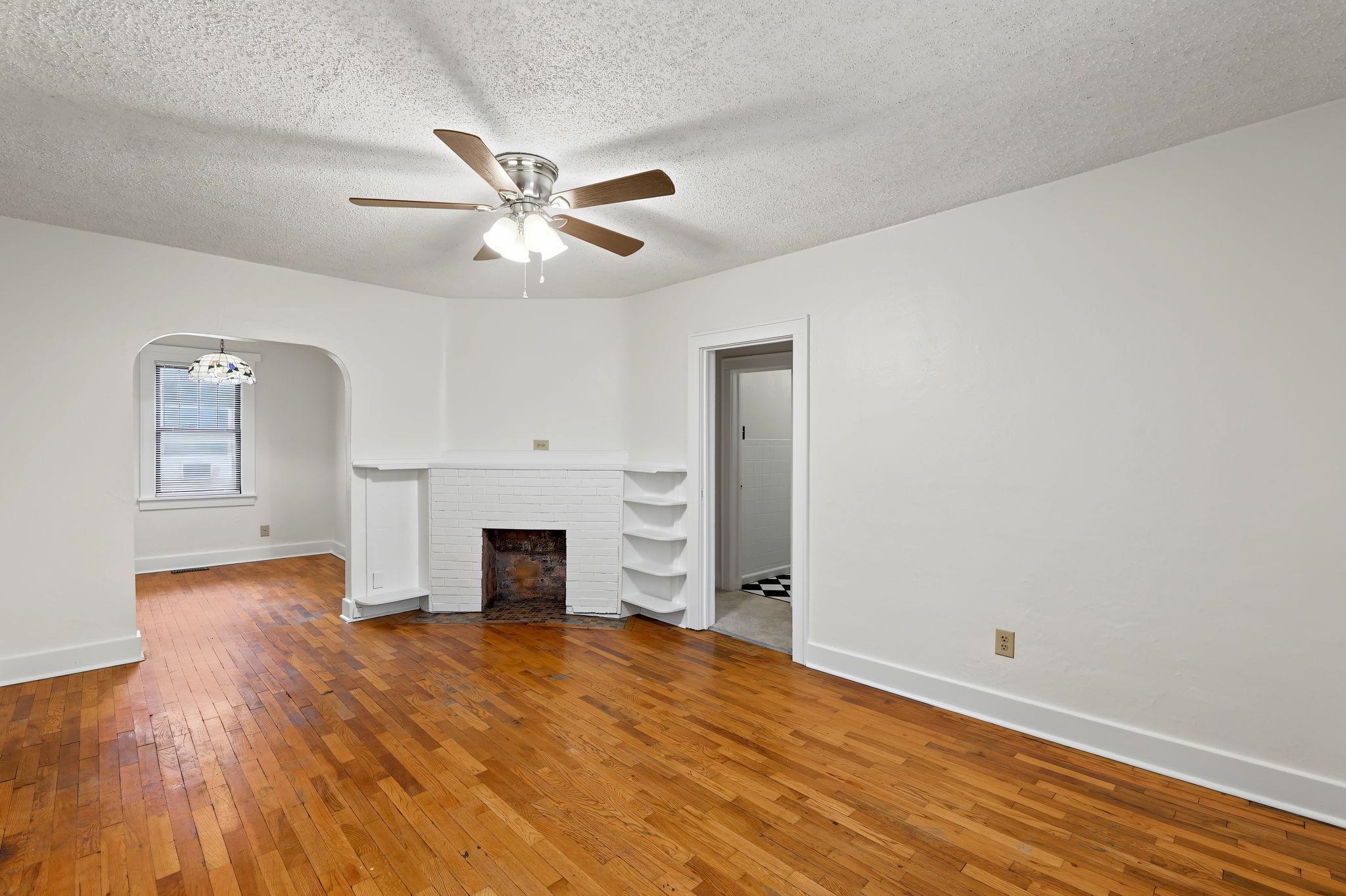 615 S Broadview Ave Property Photo 4