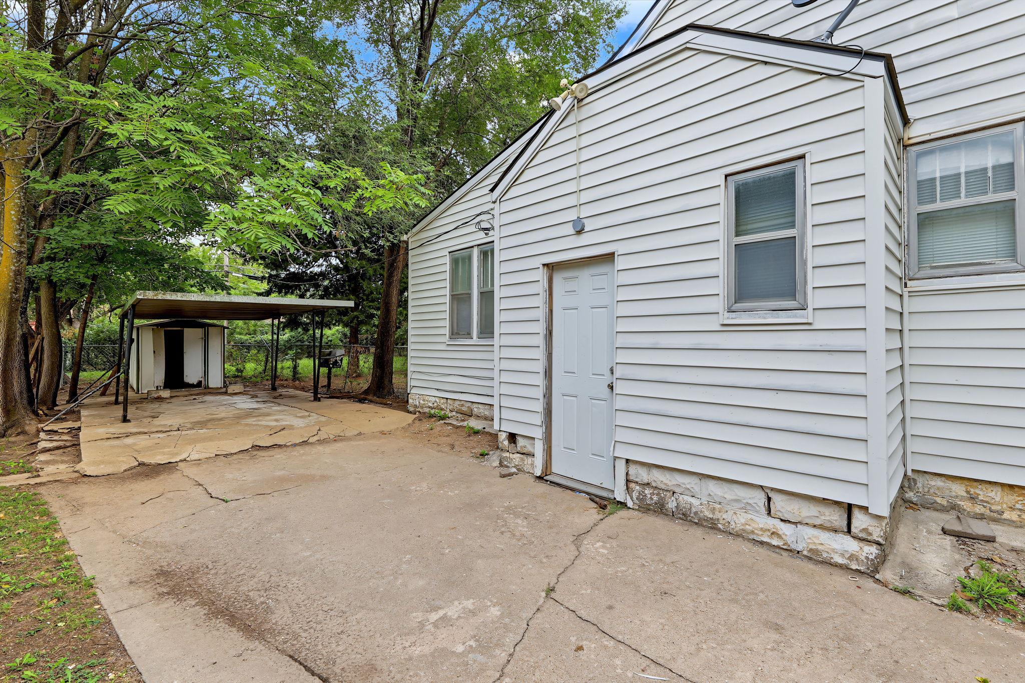 615 S Broadview Ave Property Photo 25