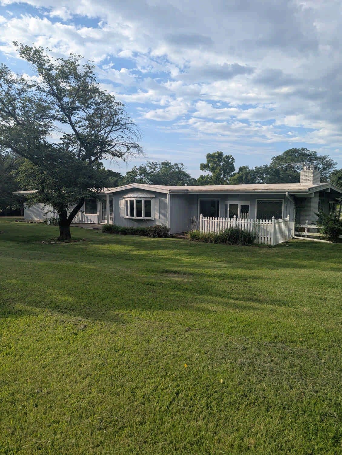 11600 E Wilshire Property Photo 2
