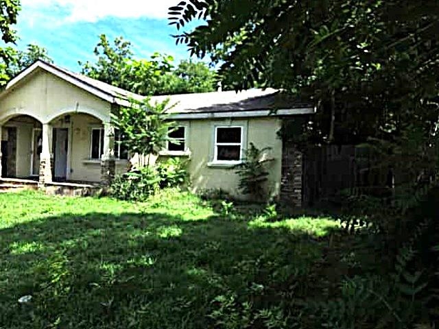 1108 E Tulsa St Property Photo 2