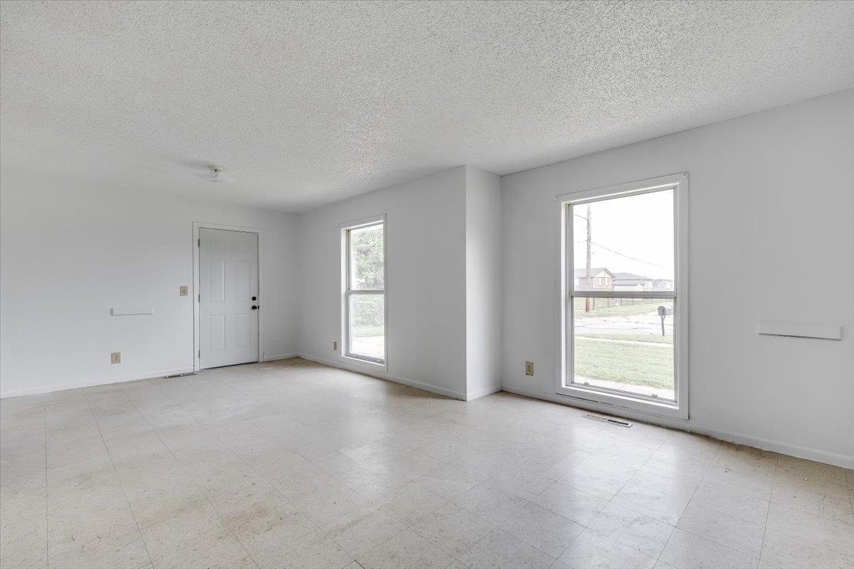 7037 W Frazier Property Photo 11