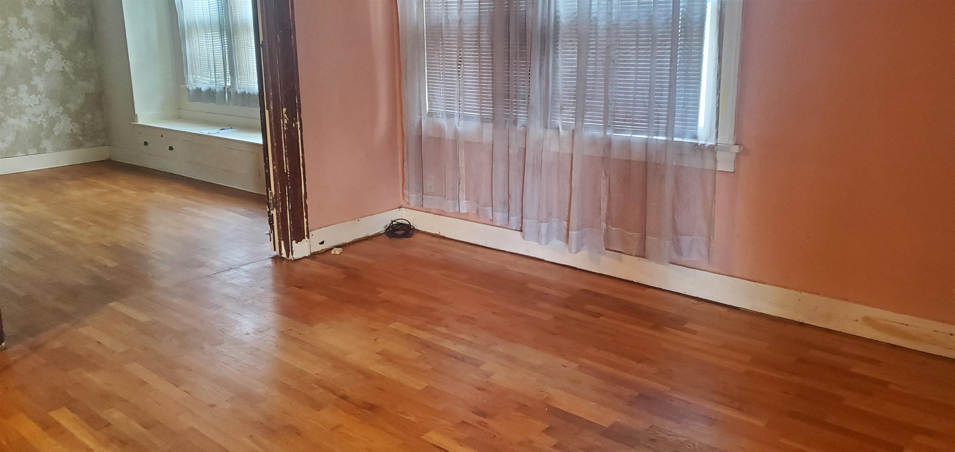 129 E Beloit Property Photo 5