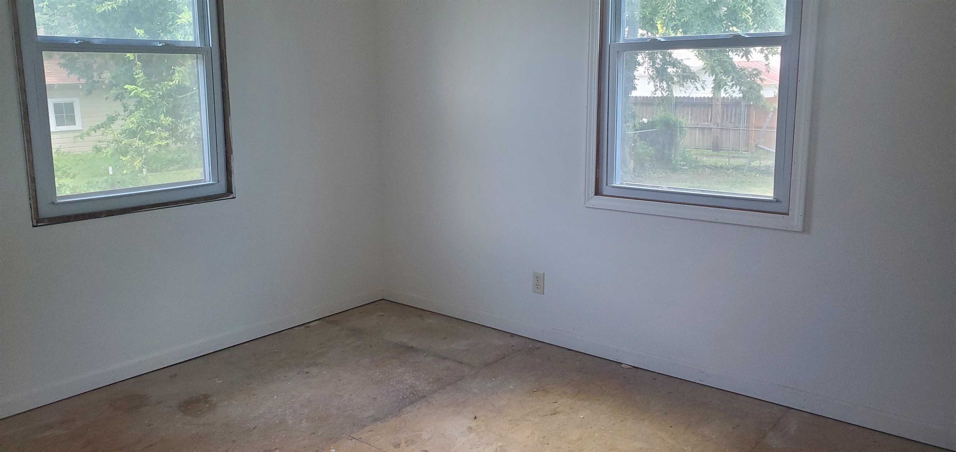 129 E Beloit Property Photo 14