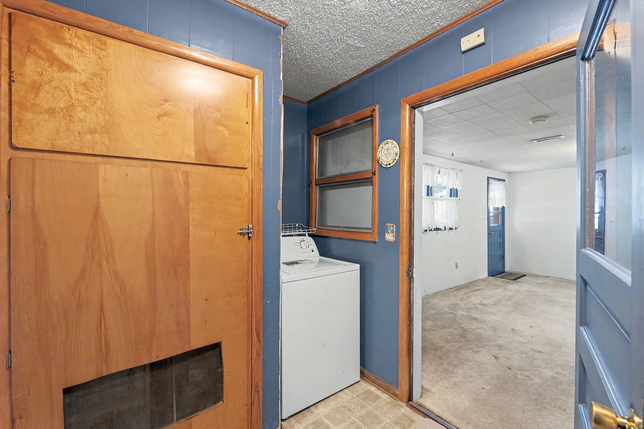 1156 N Lakeview Dr Property Photo 11