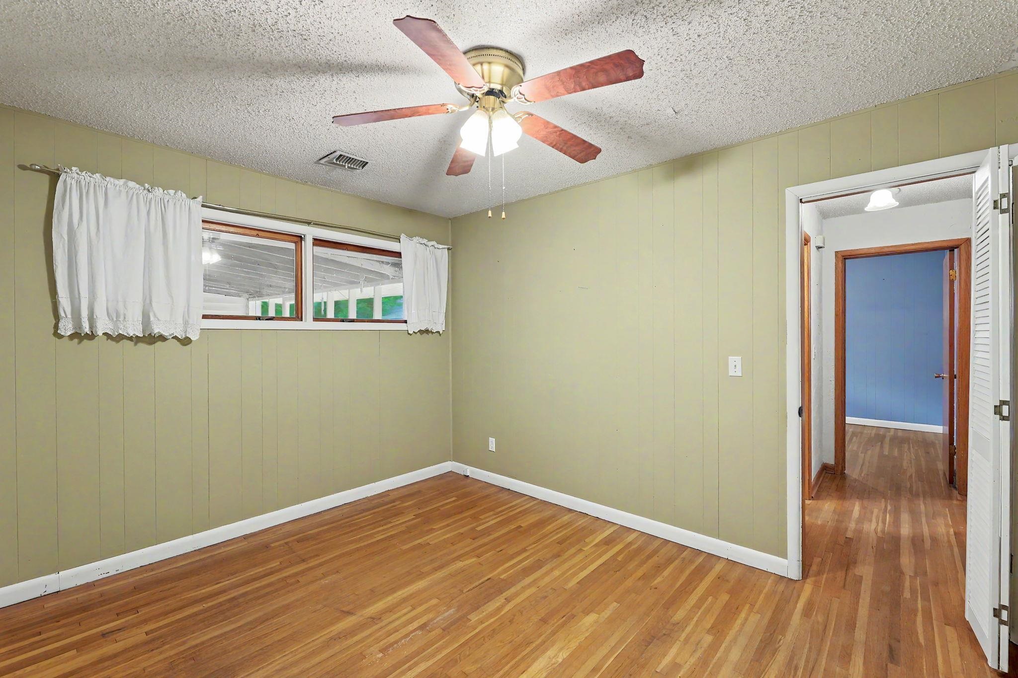 1156 N Lakeview Dr Property Photo 15