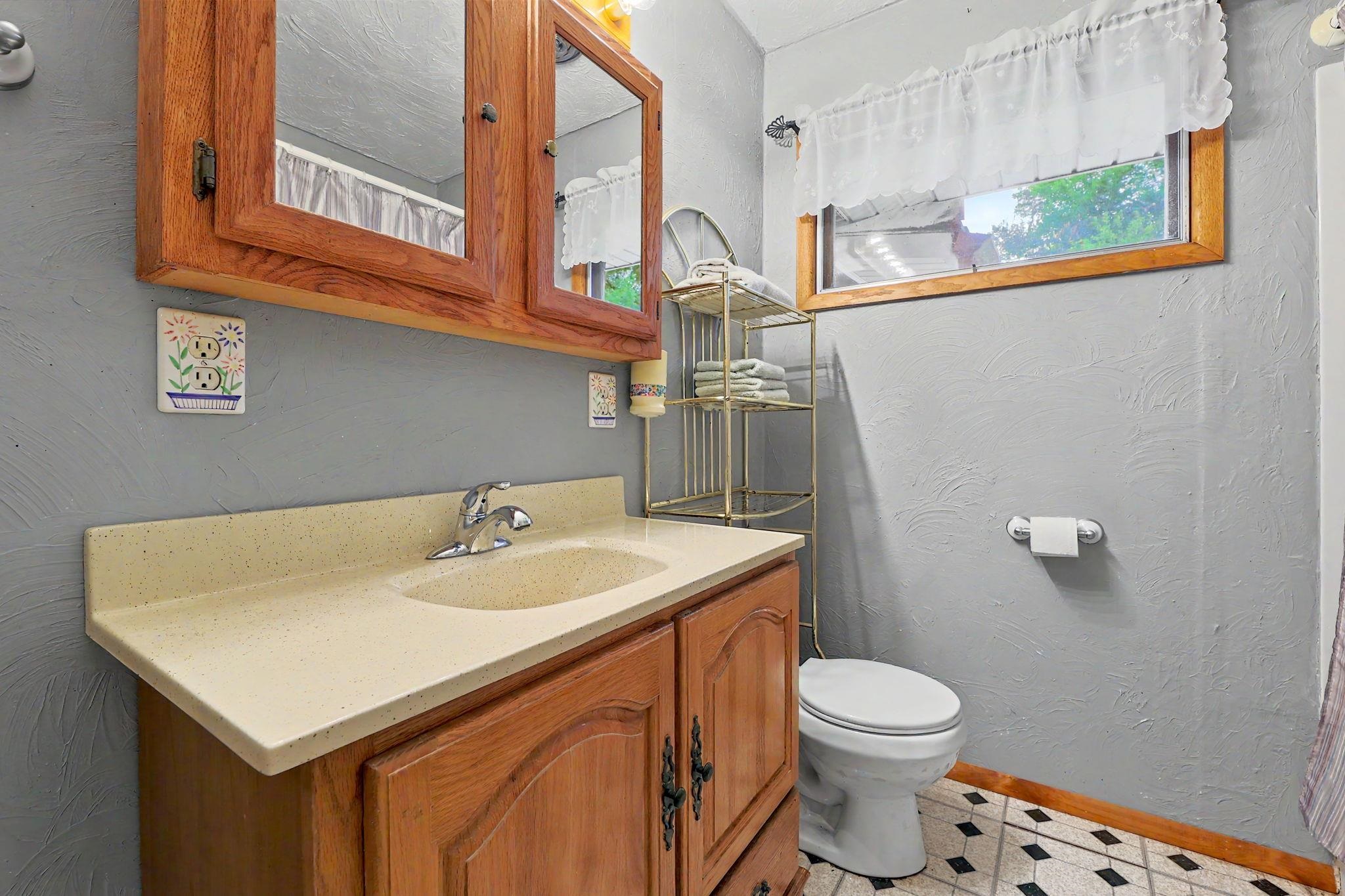 1156 N Lakeview Dr Property Photo 17