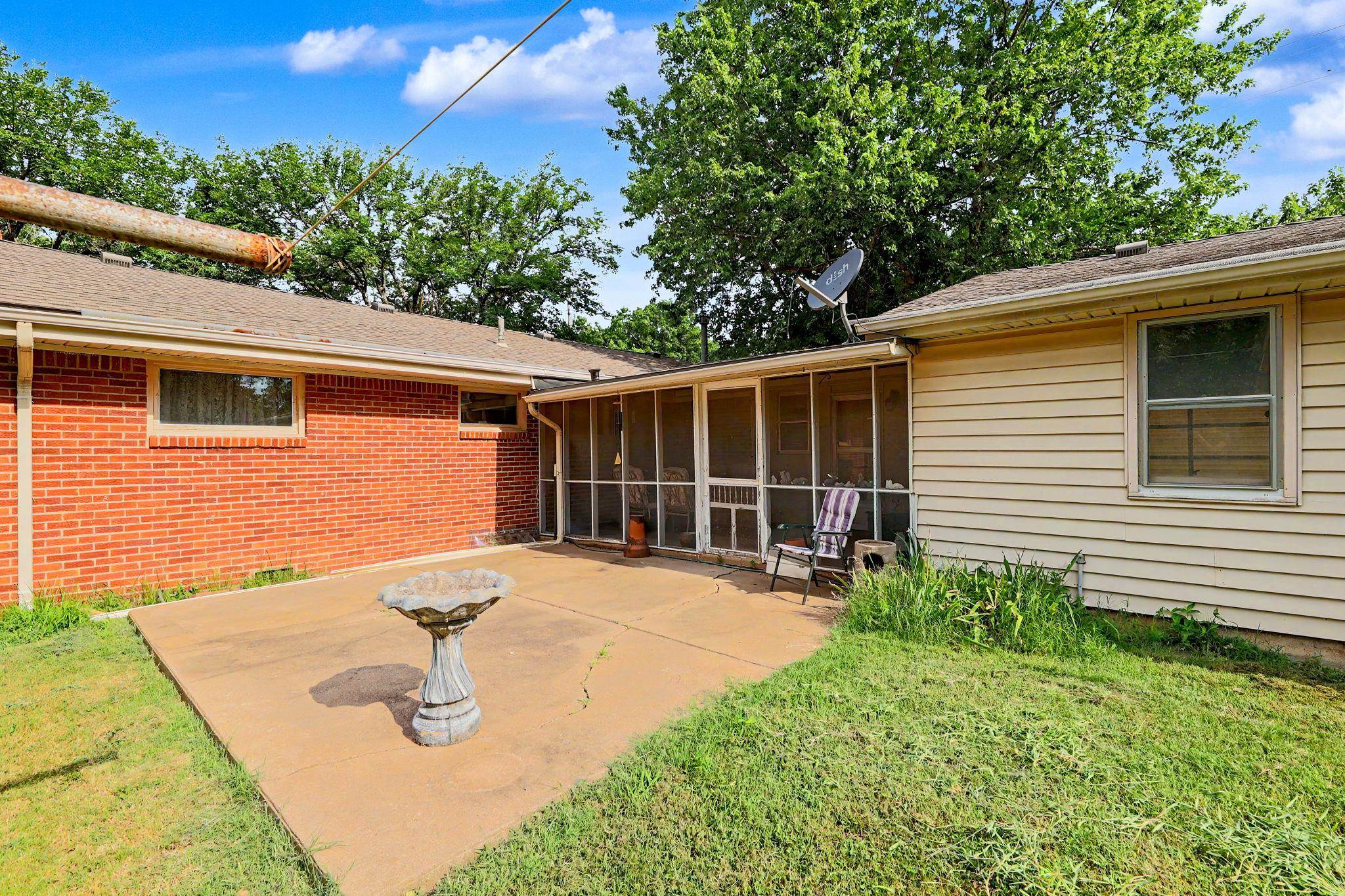 1156 N Lakeview Dr Property Photo 21
