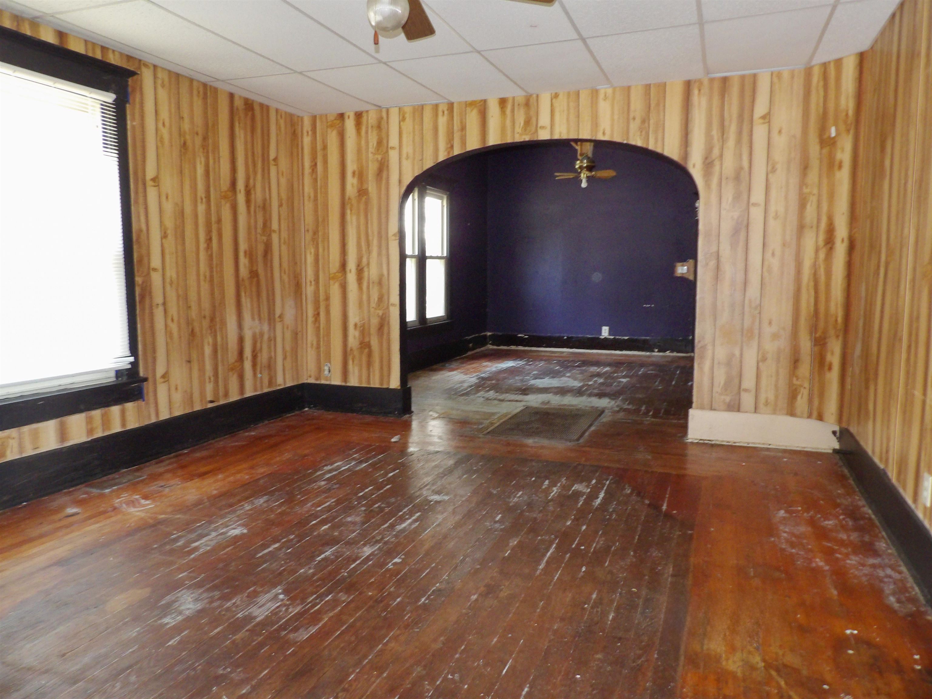 711 S Summit Property Photo 4