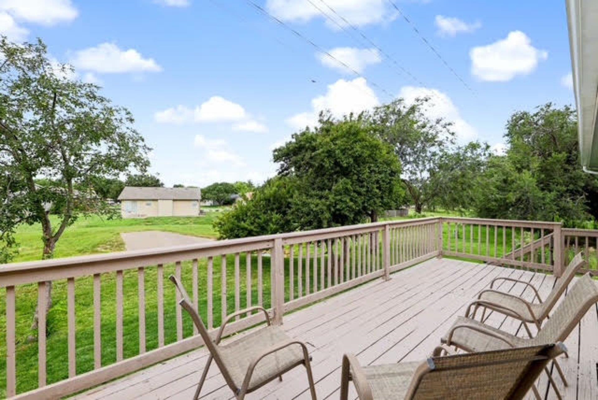 1913 S Honeytree St. Property Photo 12