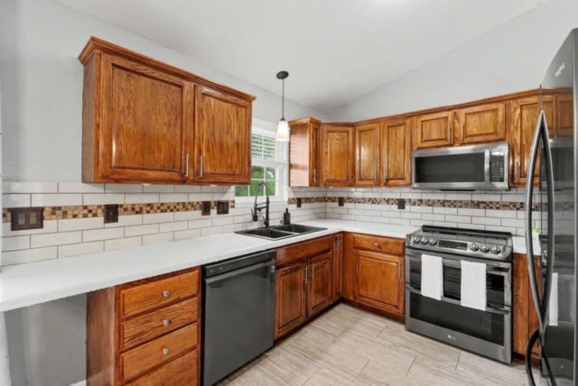 1913 S Honeytree St. Property Photo 21