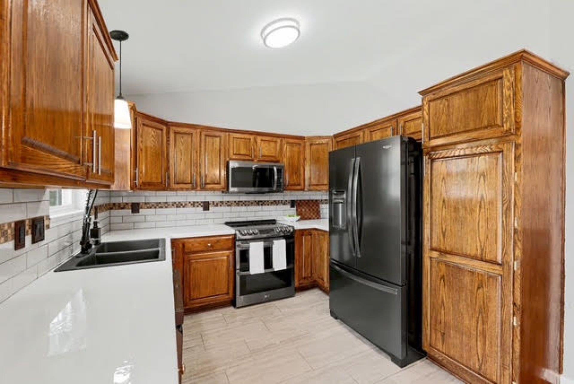 1913 S Honeytree St. Property Photo 27