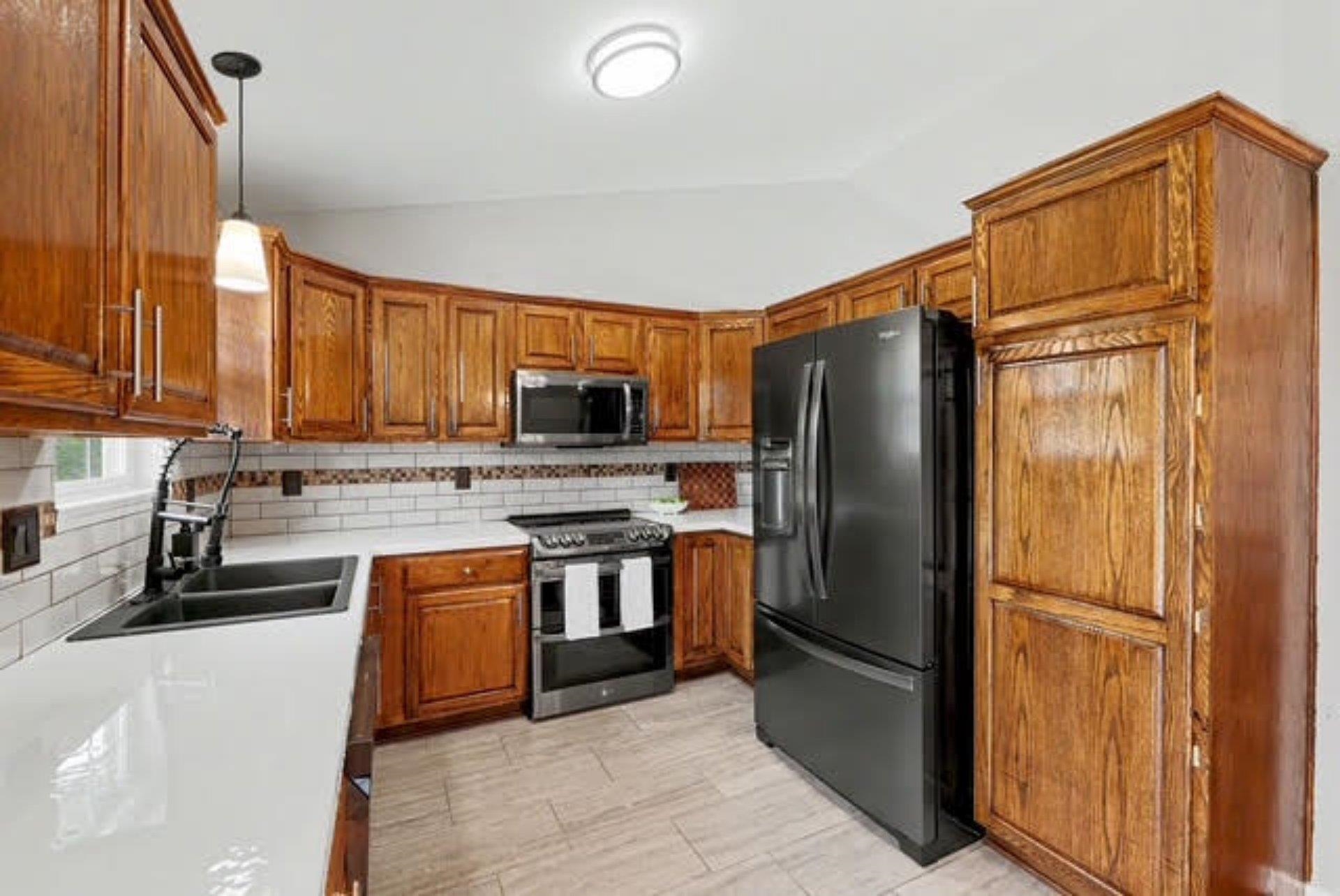 1913 S Honeytree St. Property Photo 28