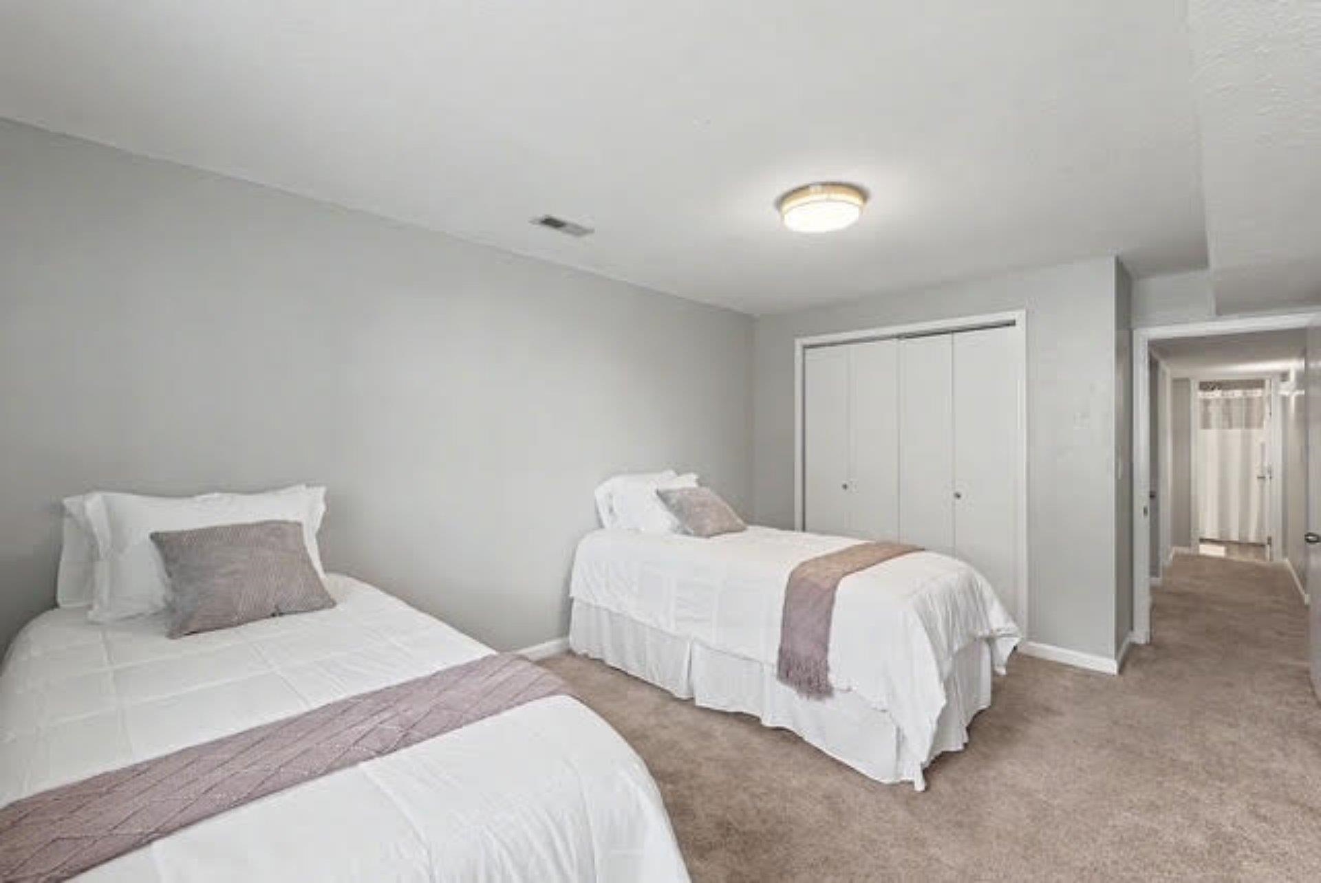 1913 S Honeytree St. Property Photo 32