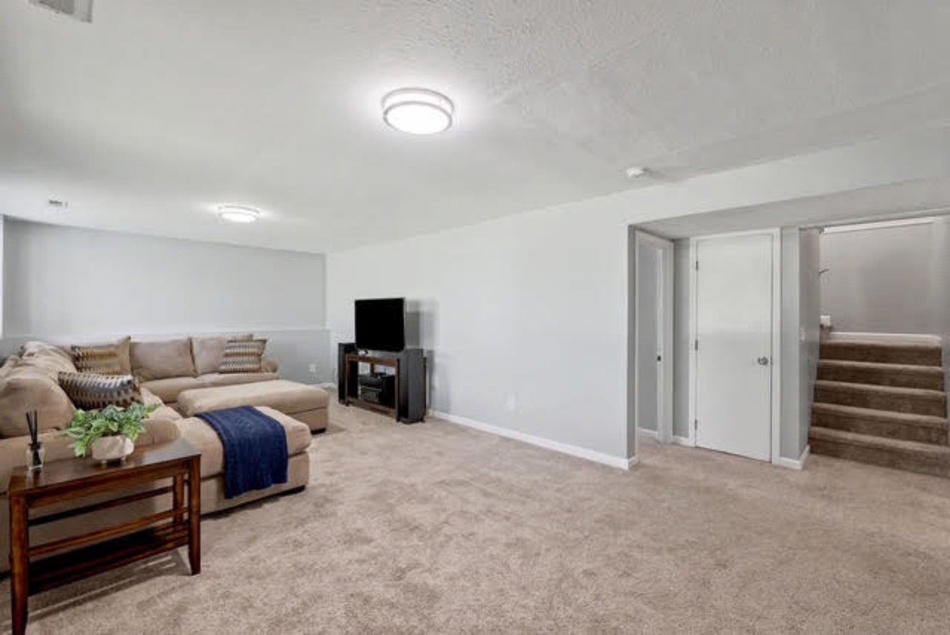 1913 S Honeytree St. Property Photo 34
