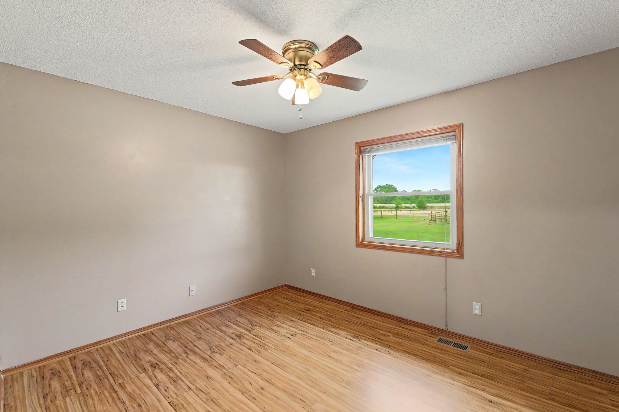 9809 S Laura St Property Photo 11