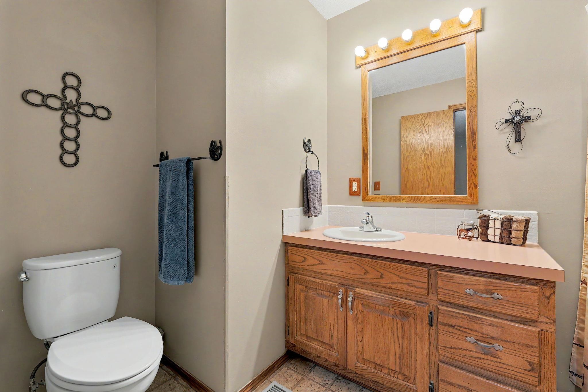 9809 S Laura St Property Photo 15