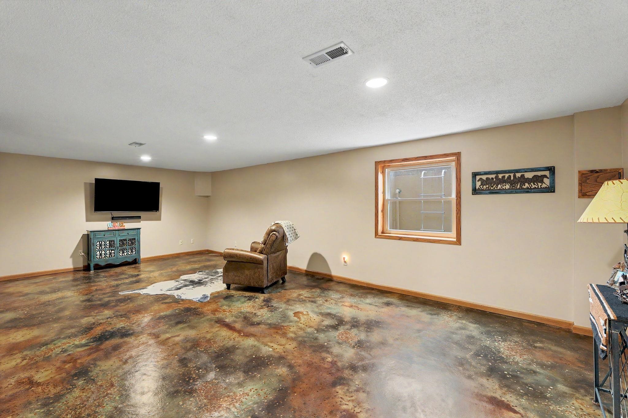 9809 S Laura St Property Photo 18