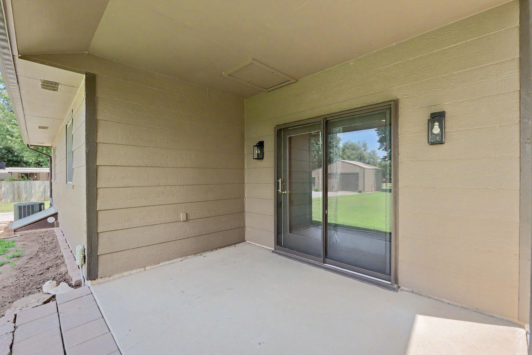 9809 S Laura St Property Photo 25