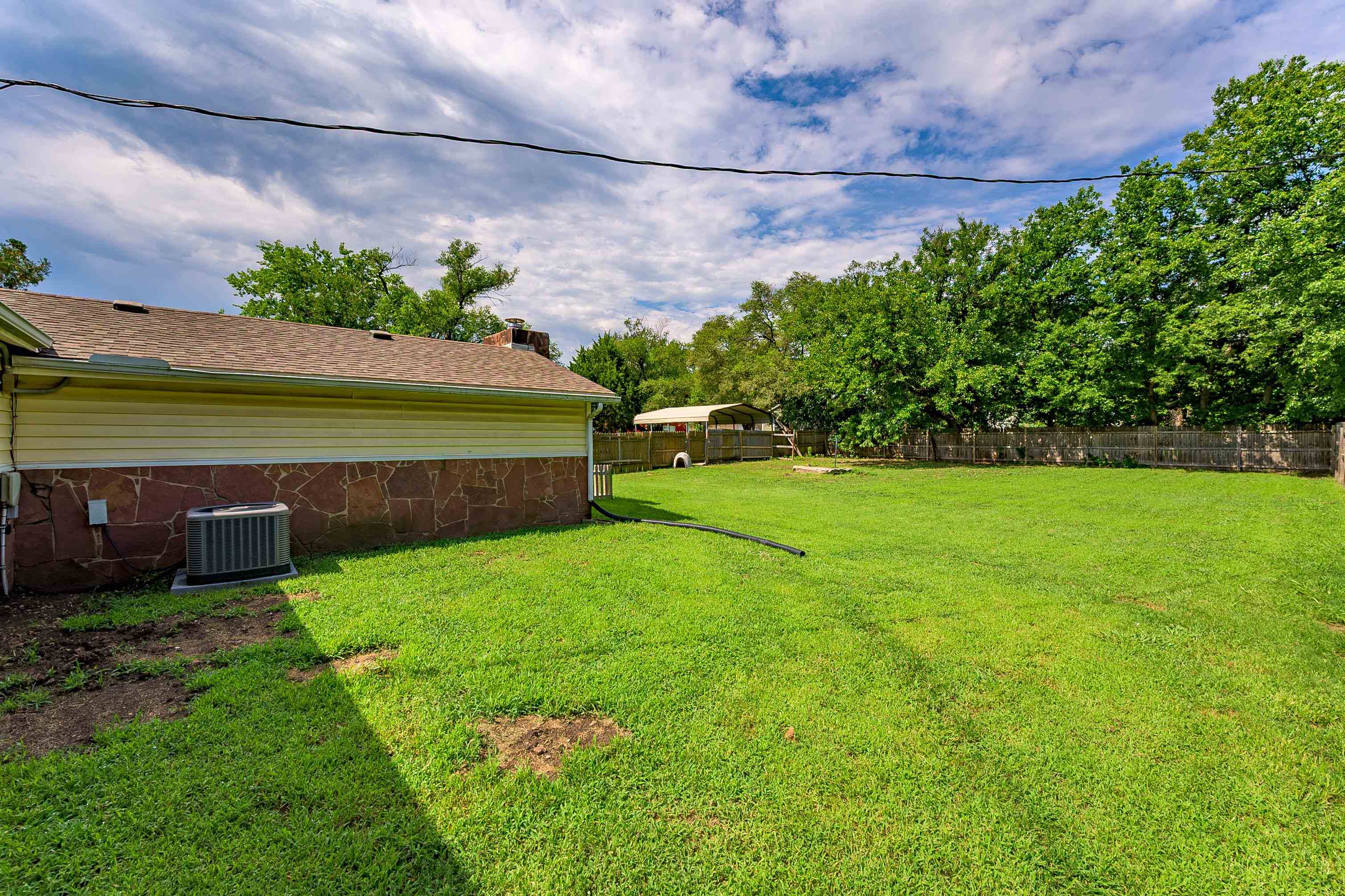 107 N Williams St Property Photo 34