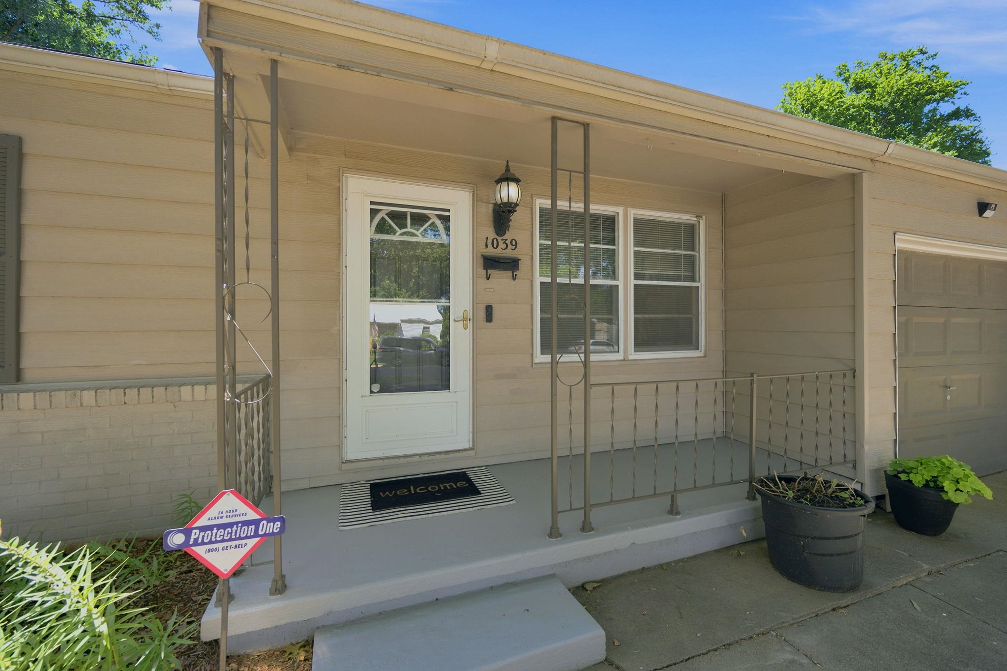 1039 N Kokomo Property Photo 3