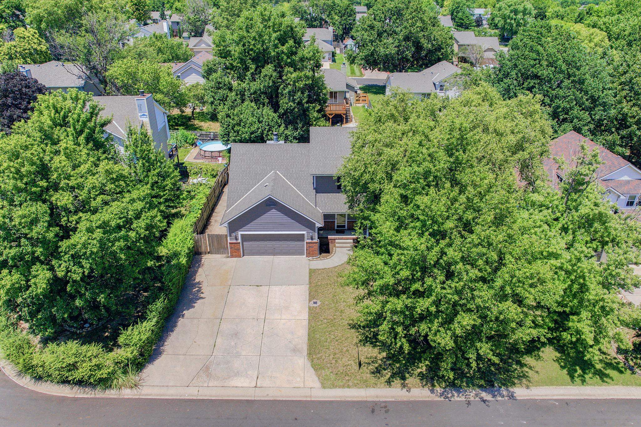 224 E Forest Park Ct Property Photo 2