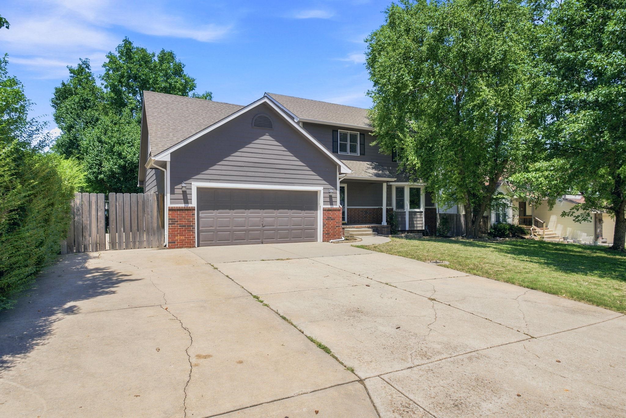 224 E Forest Park Ct Property Photo 3