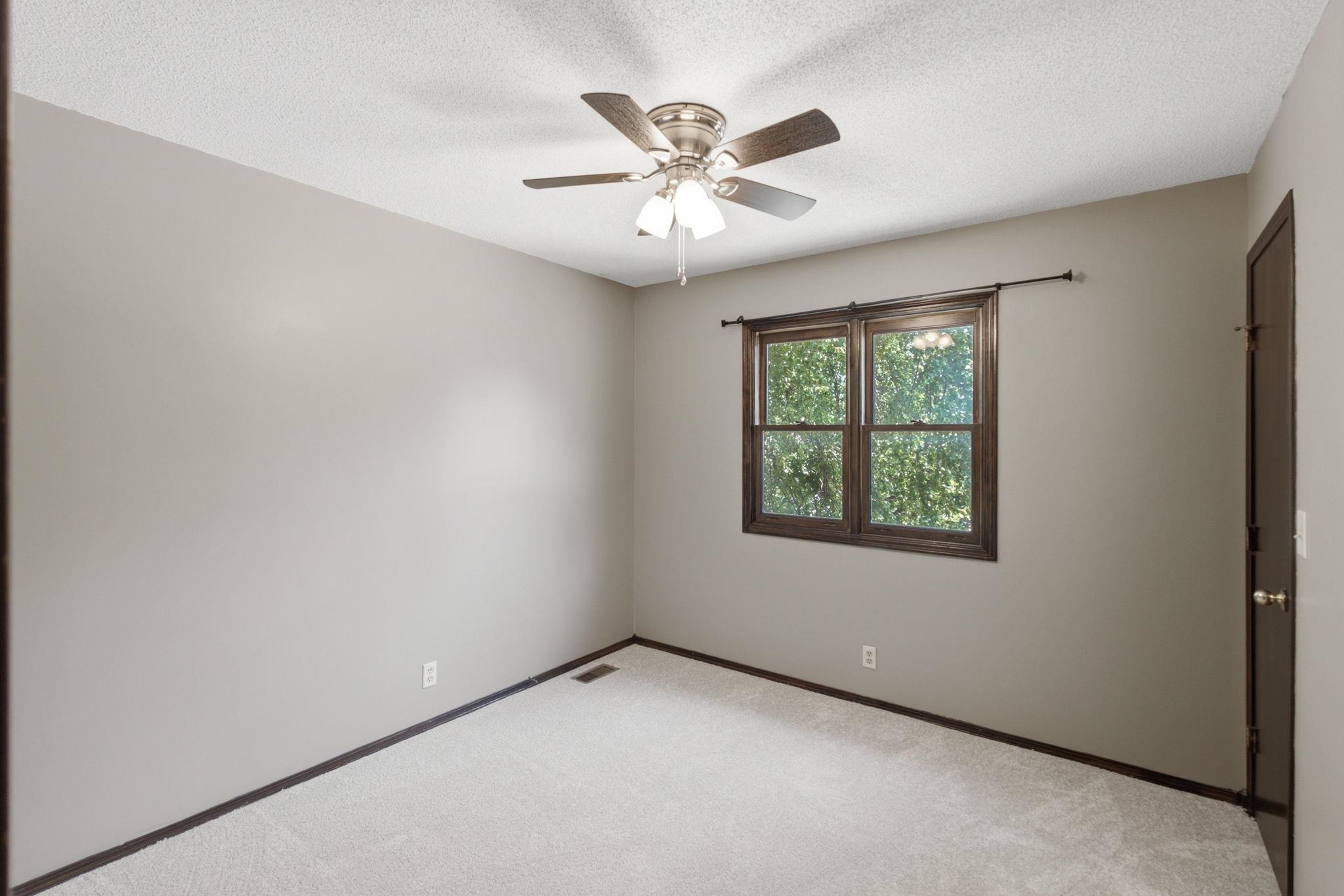 224 E Forest Park Ct Property Photo 23