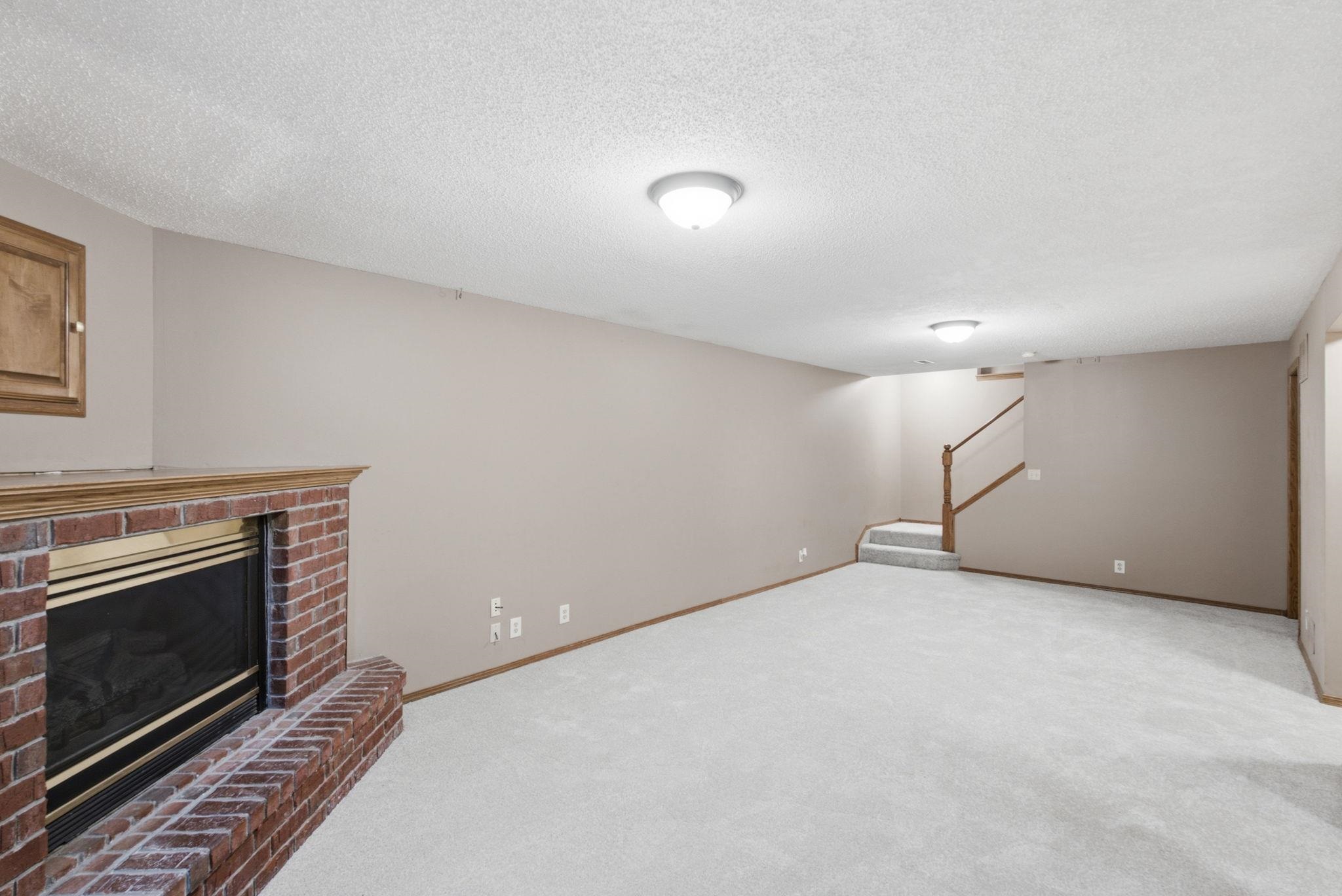 224 E Forest Park Ct Property Photo 28