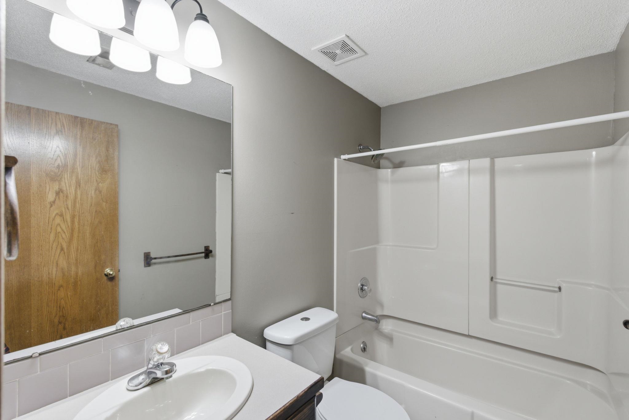 224 E Forest Park Ct Property Photo 30
