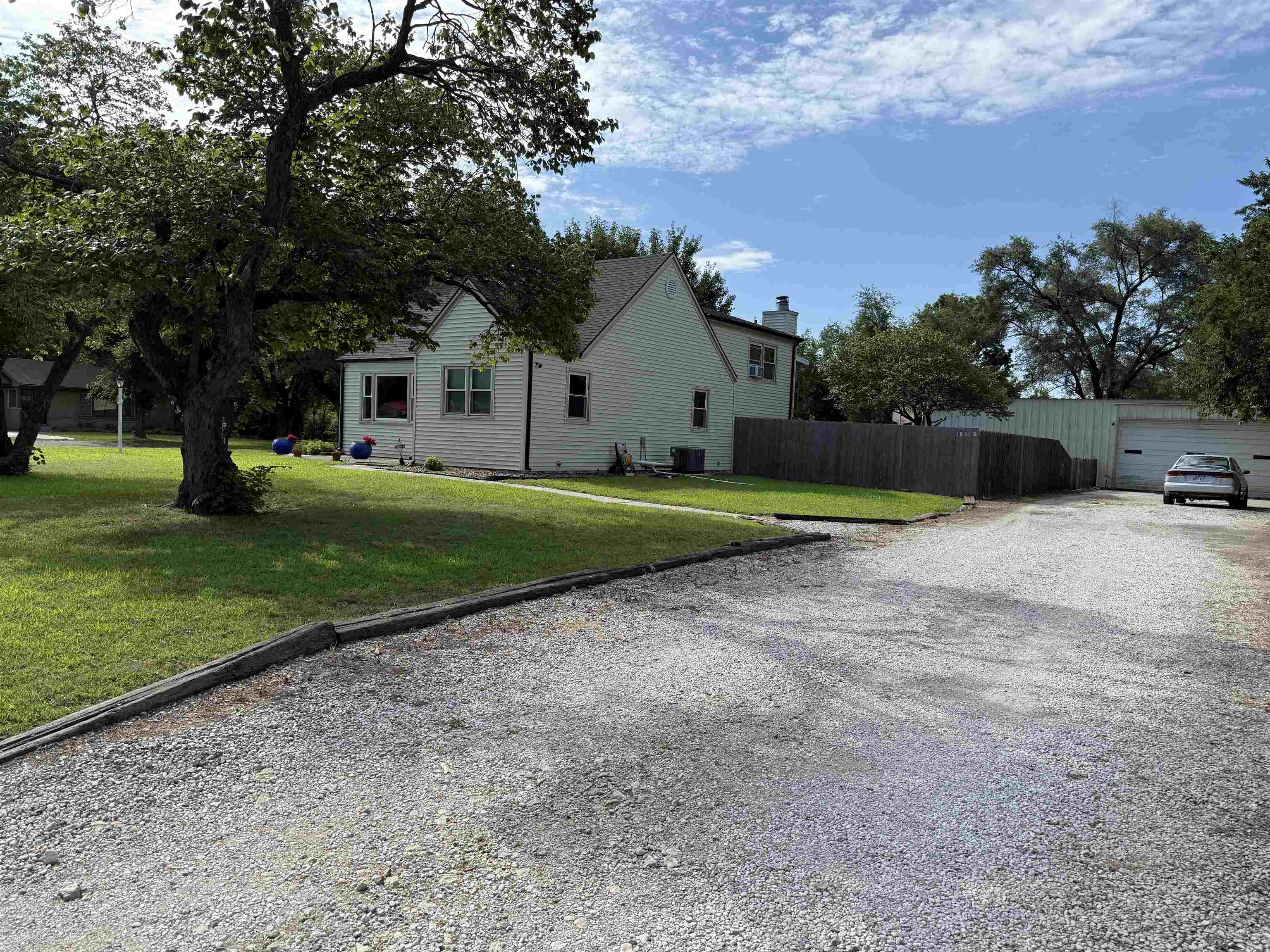 1801 W 53rd St N Property Photo 1