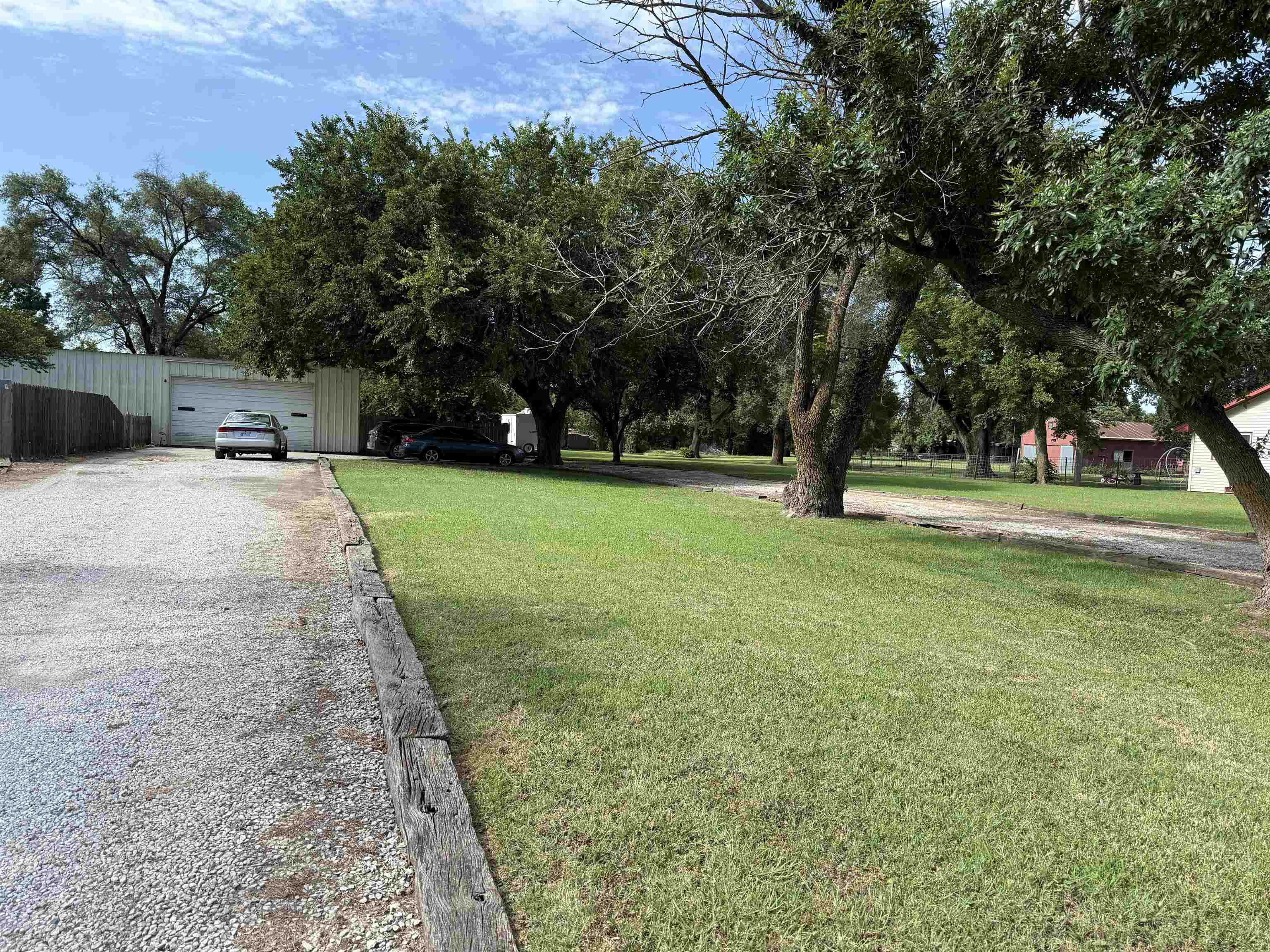 1801 W 53rd St N Property Photo 3