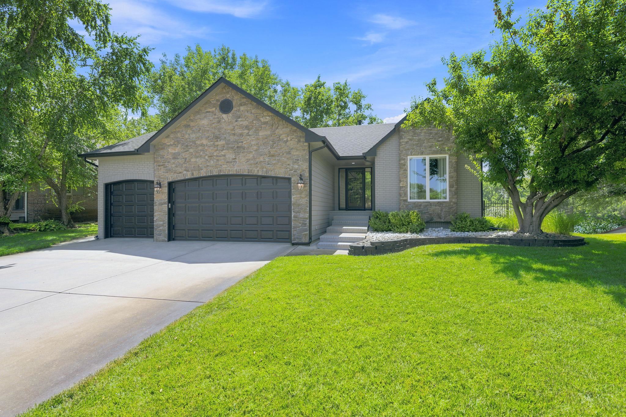 2409 N Hazelwood Property Photo 1