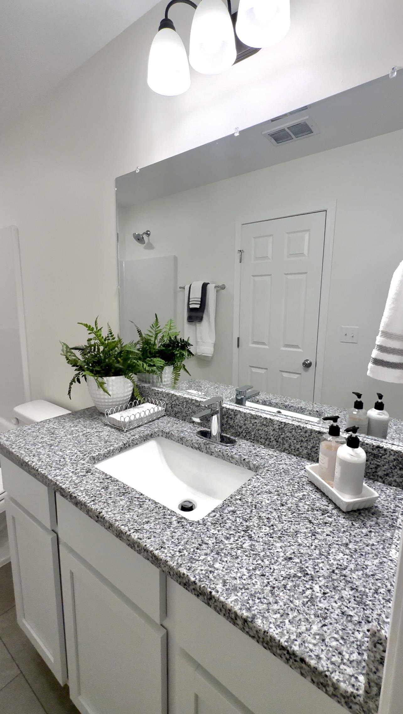 1021 N Sruce Property Photo 12