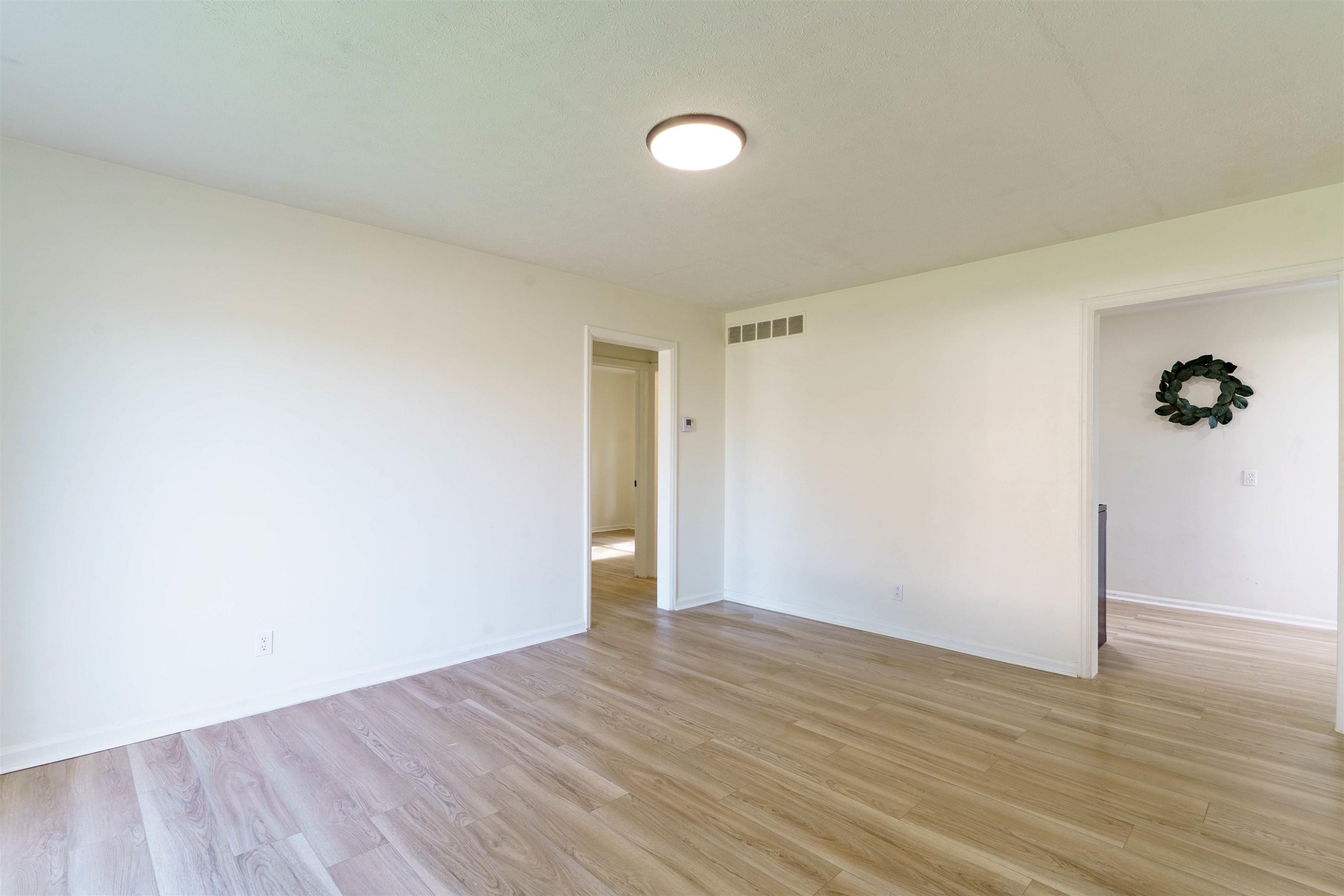 1353 N Pershing Ave Property Photo 7
