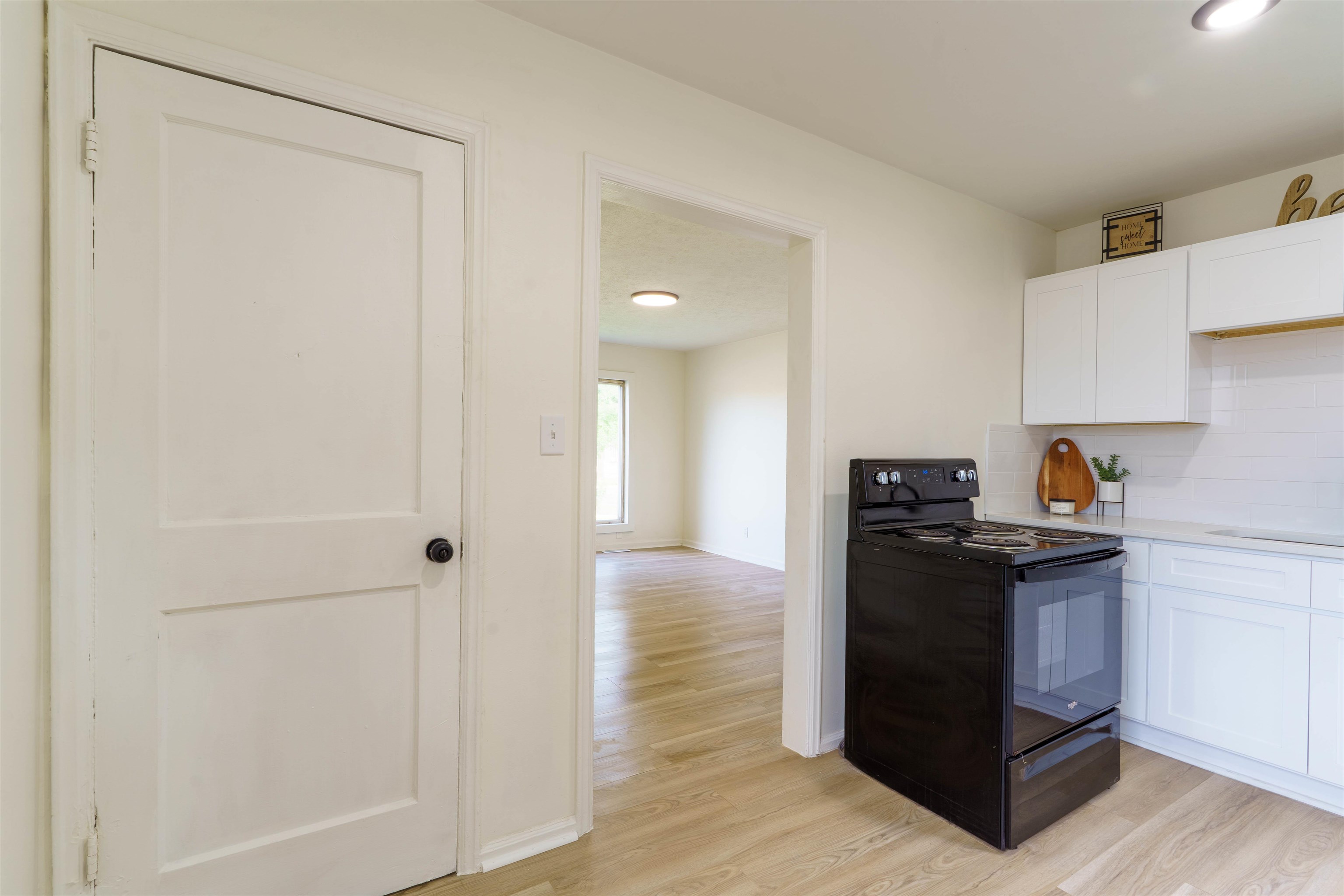 1353 N Pershing Ave Property Photo 13