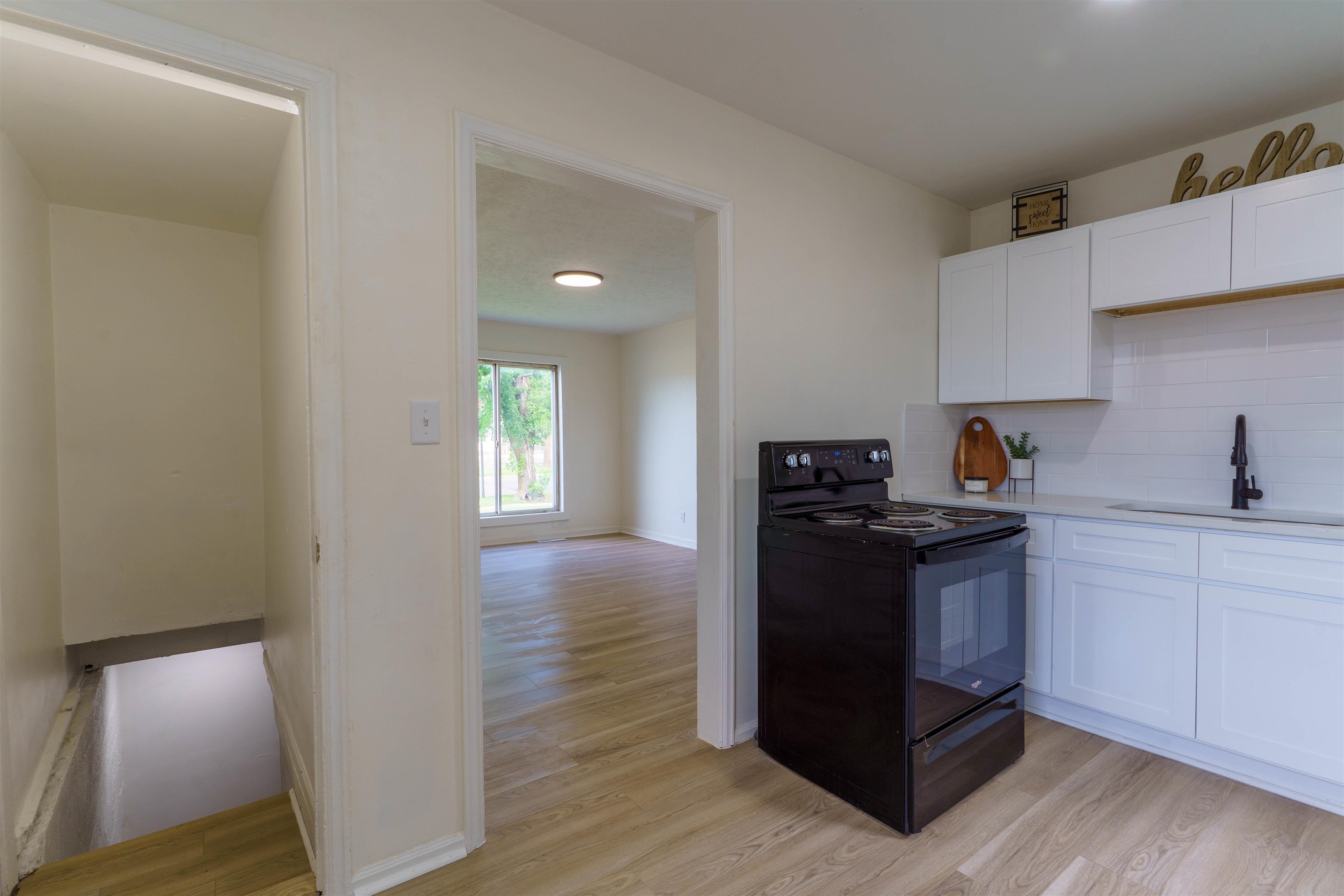 1353 N Pershing Ave Property Photo 15