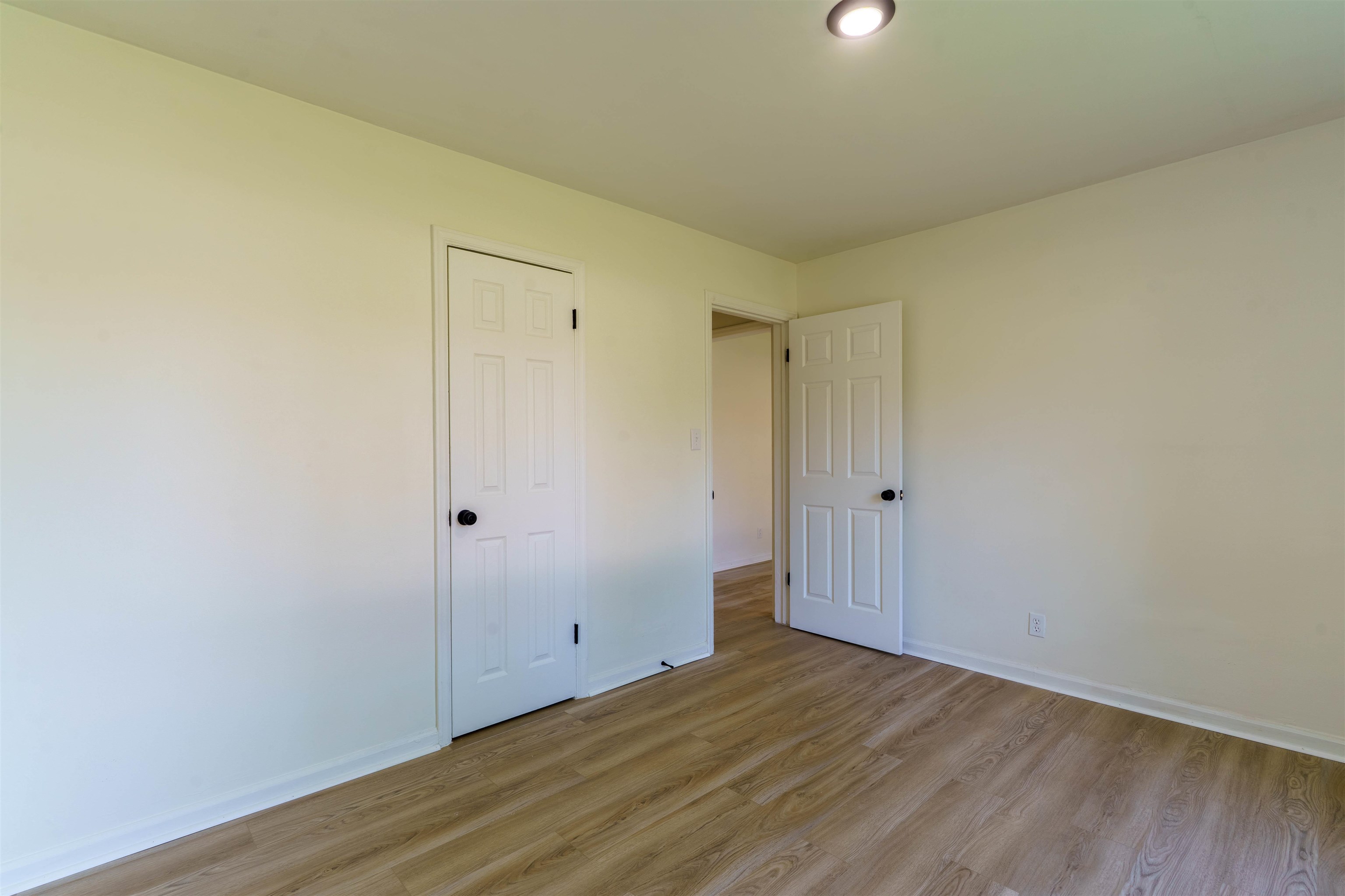 1353 N Pershing Ave Property Photo 18