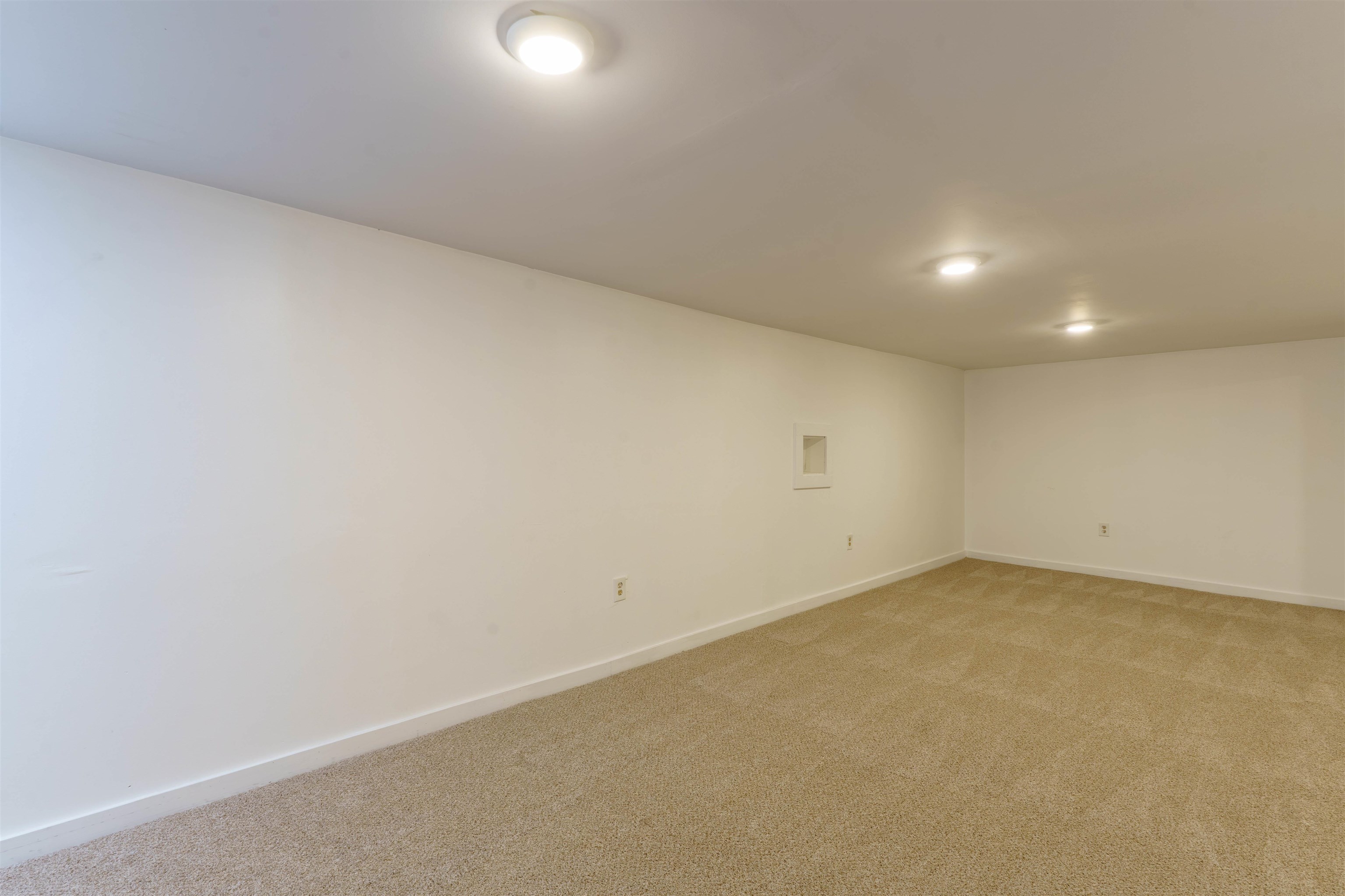 1353 N Pershing Ave Property Photo 25