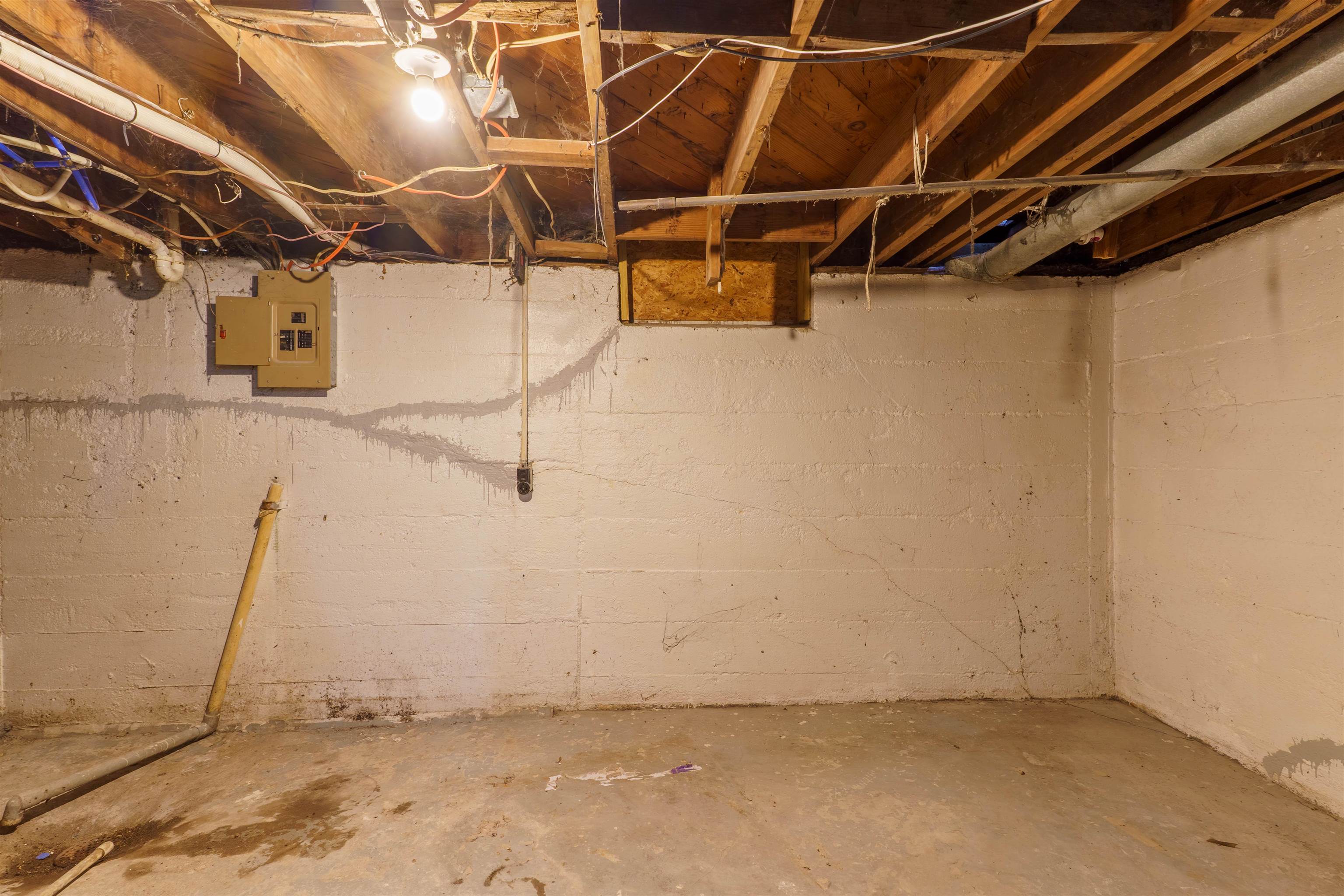 1353 N Pershing Ave Property Photo 32