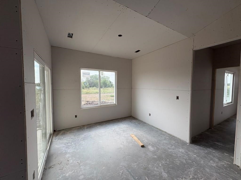 5911 Plumthicket St Property Photo 6