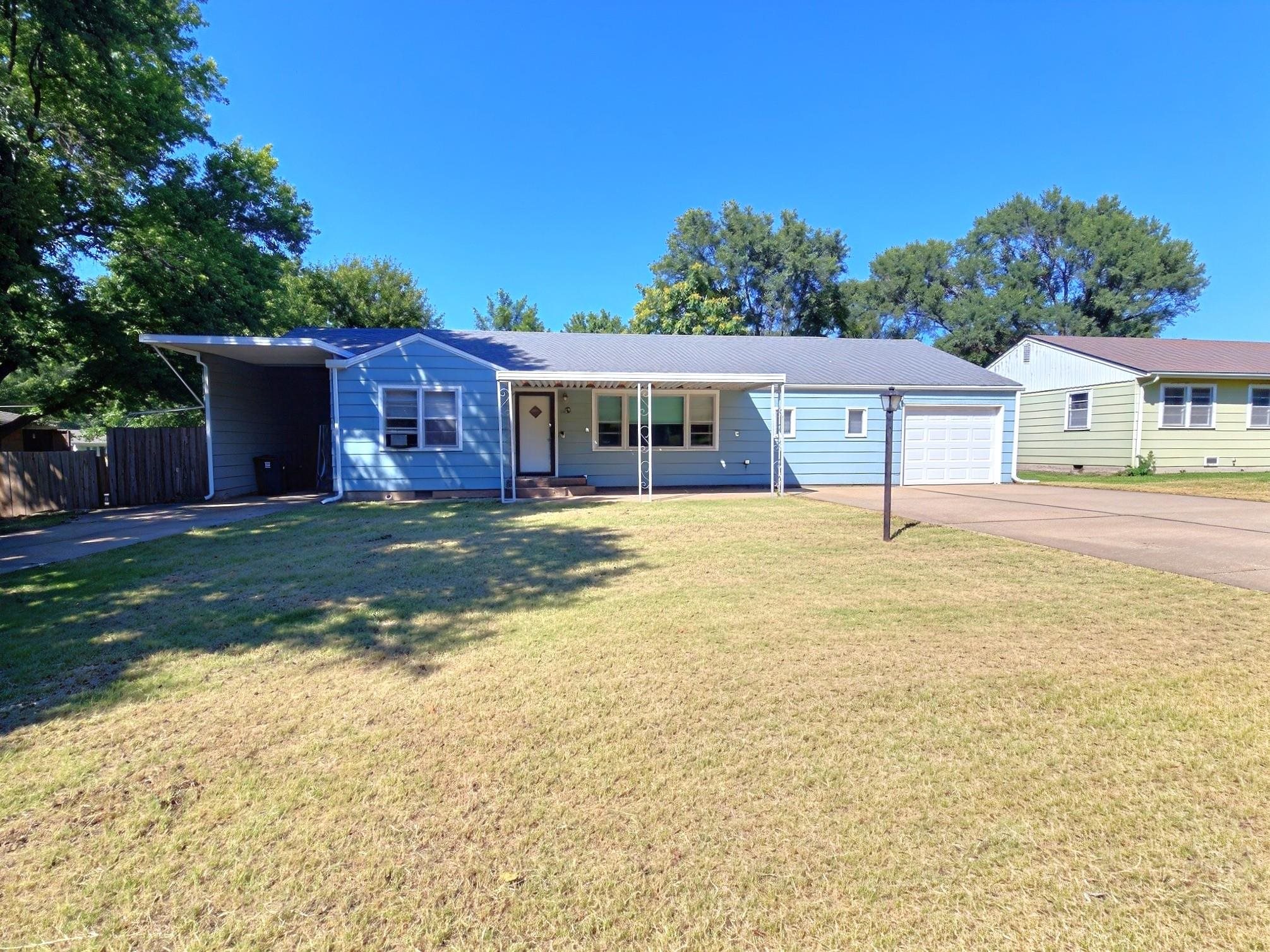 1420 Lawndale Ave Property Photo 2