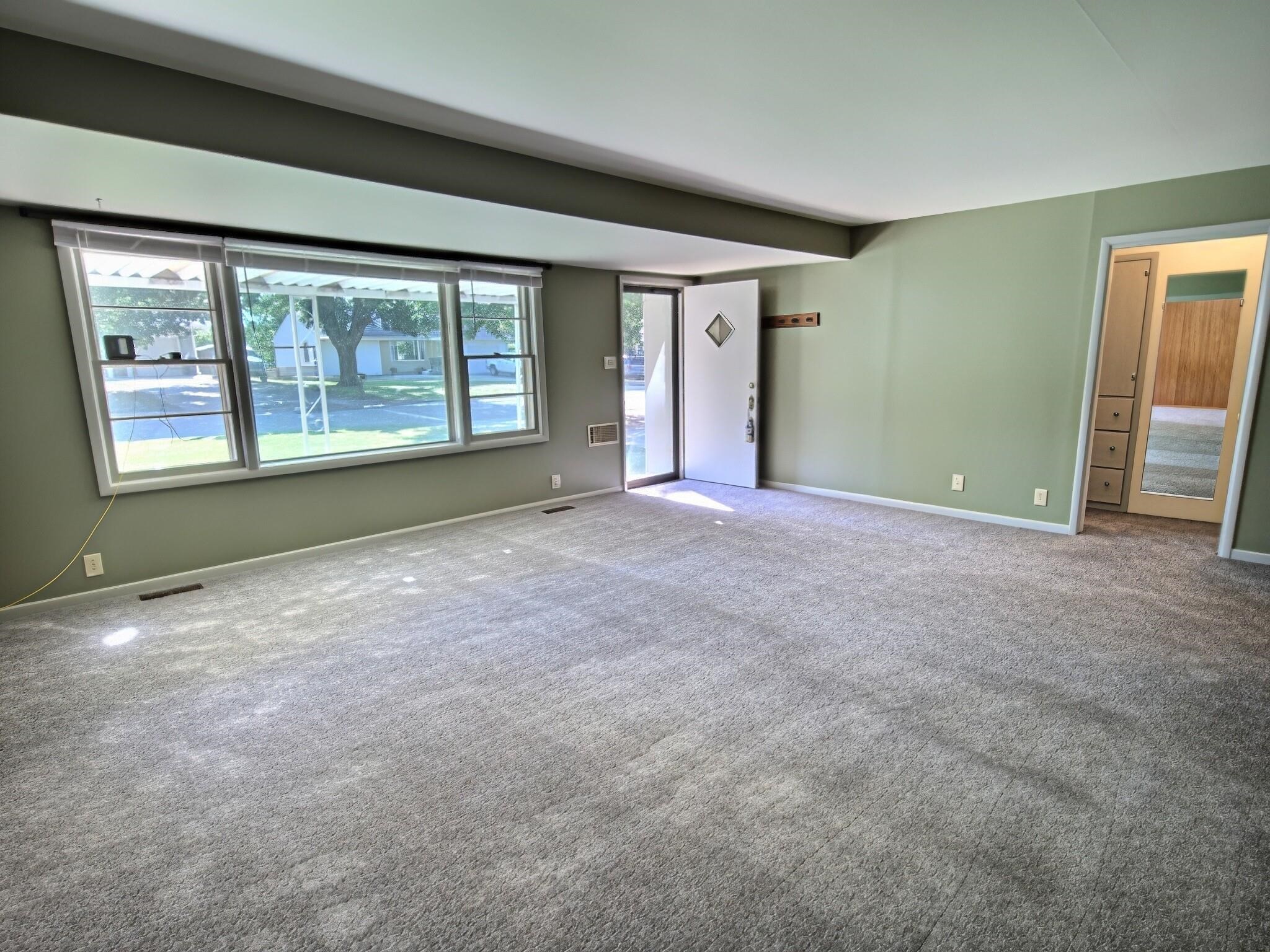 1420 Lawndale Ave Property Photo 5