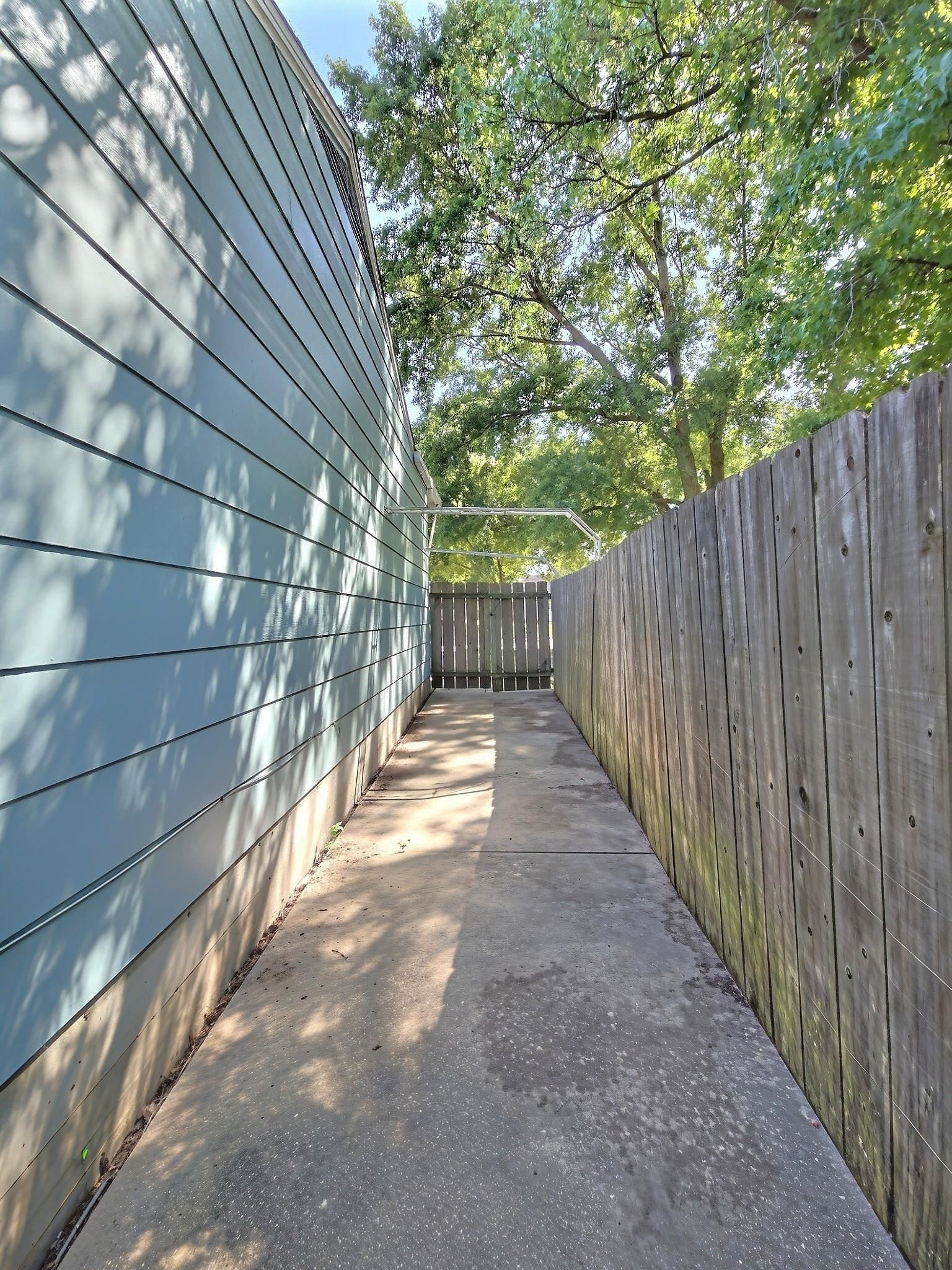 1420 Lawndale Ave Property Photo 20